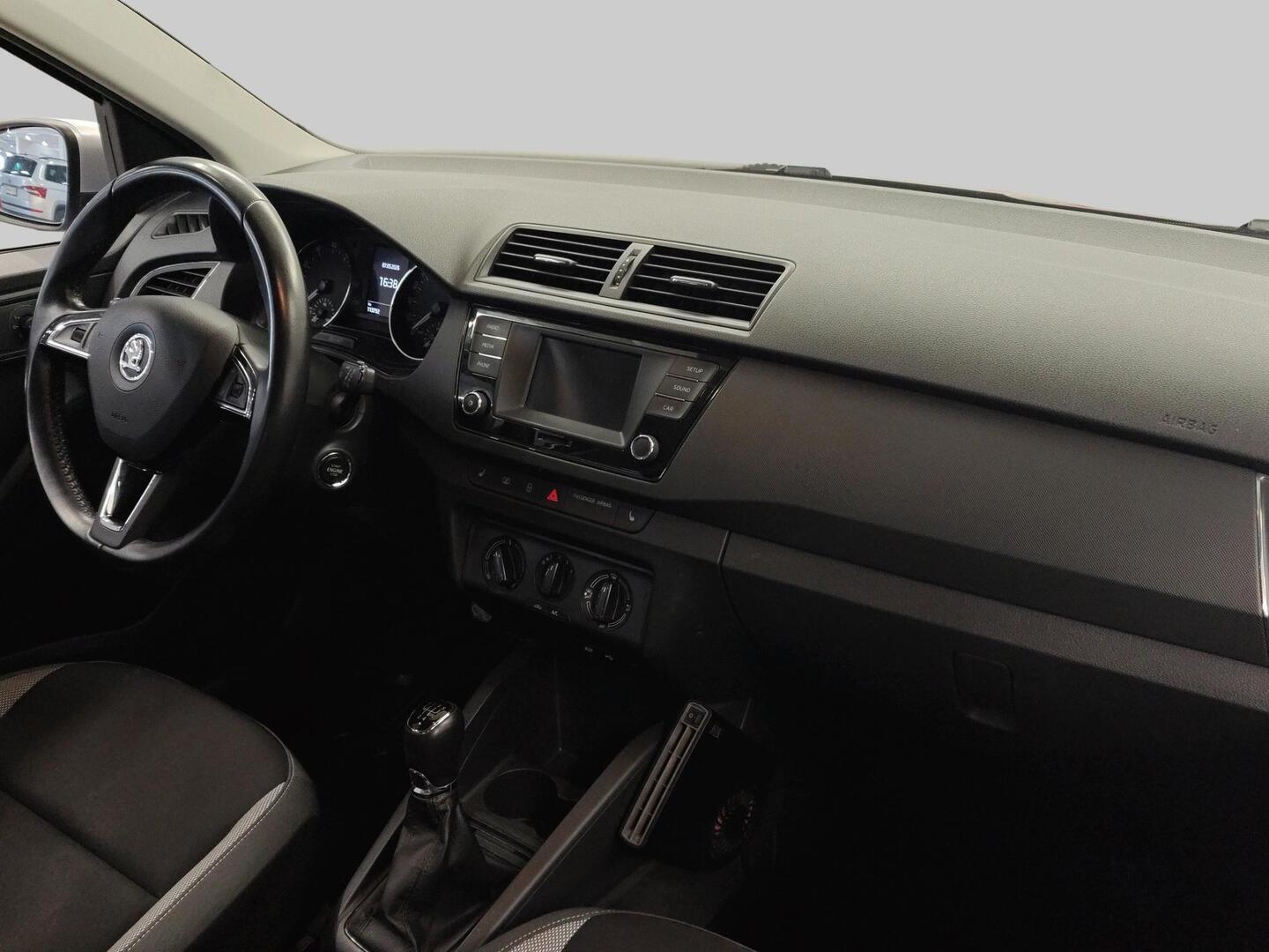 SKODA FABIA 2016