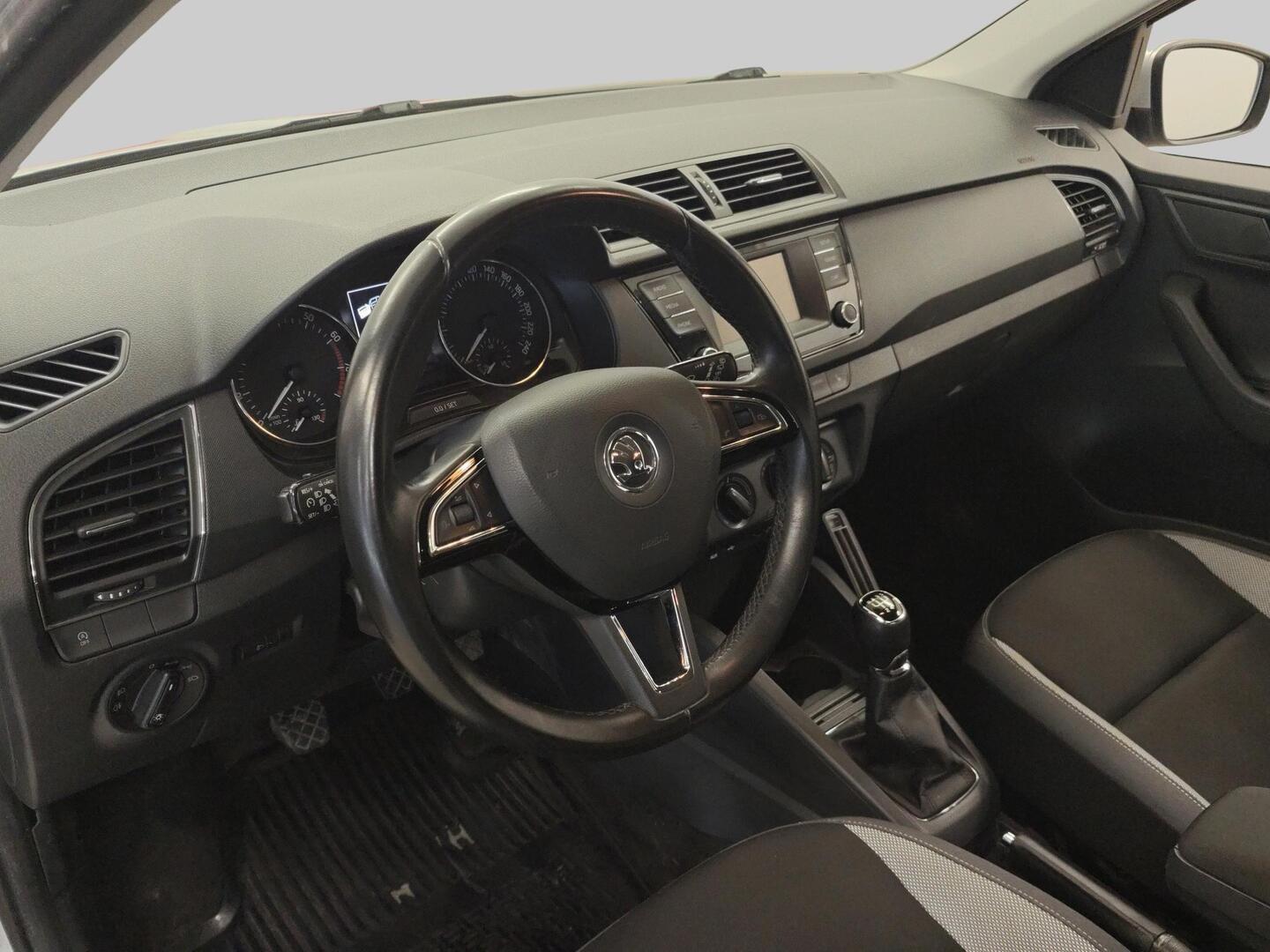 SKODA FABIA 2016