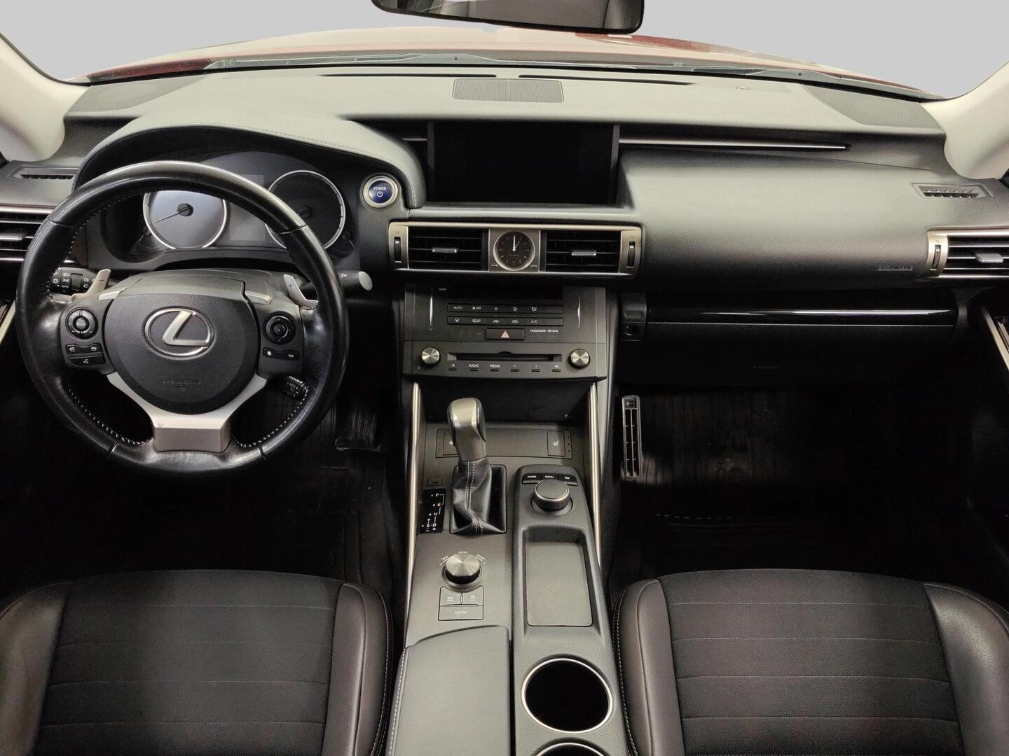 LEXUS IS 2016