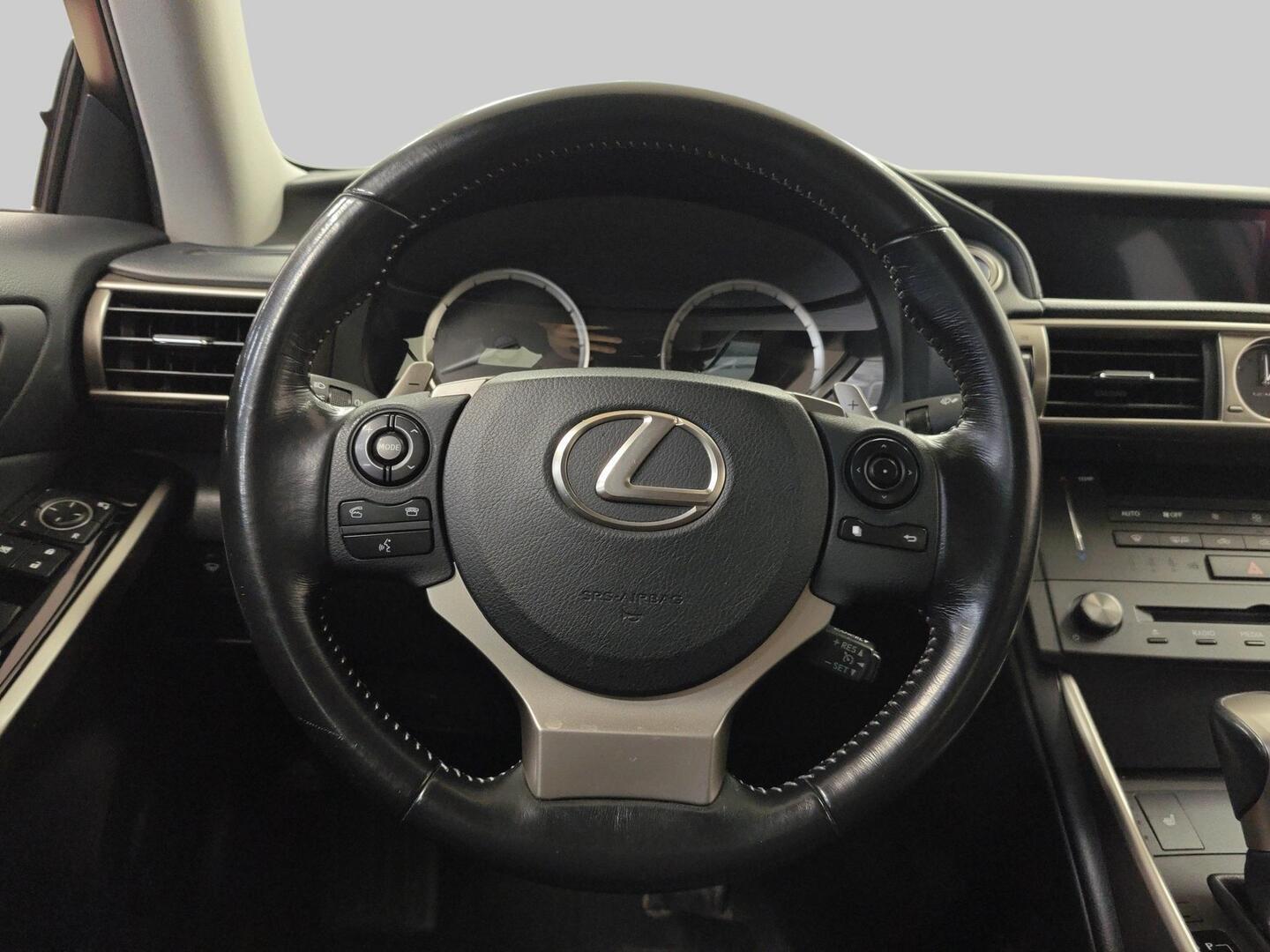 LEXUS IS 2016