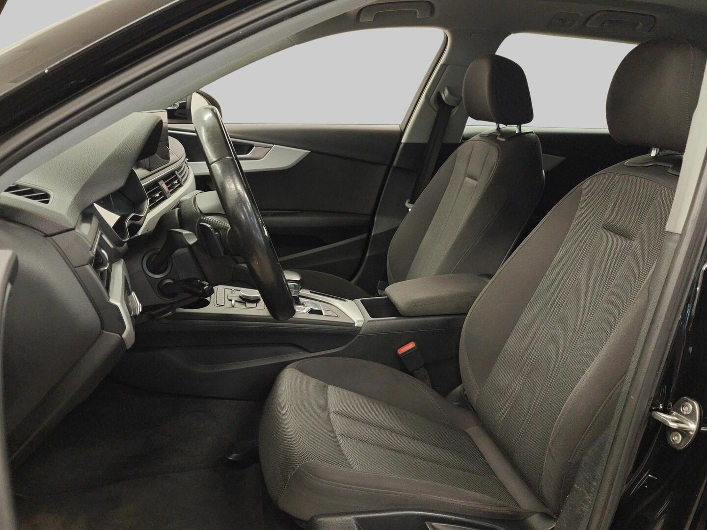 AUDI A4 2016