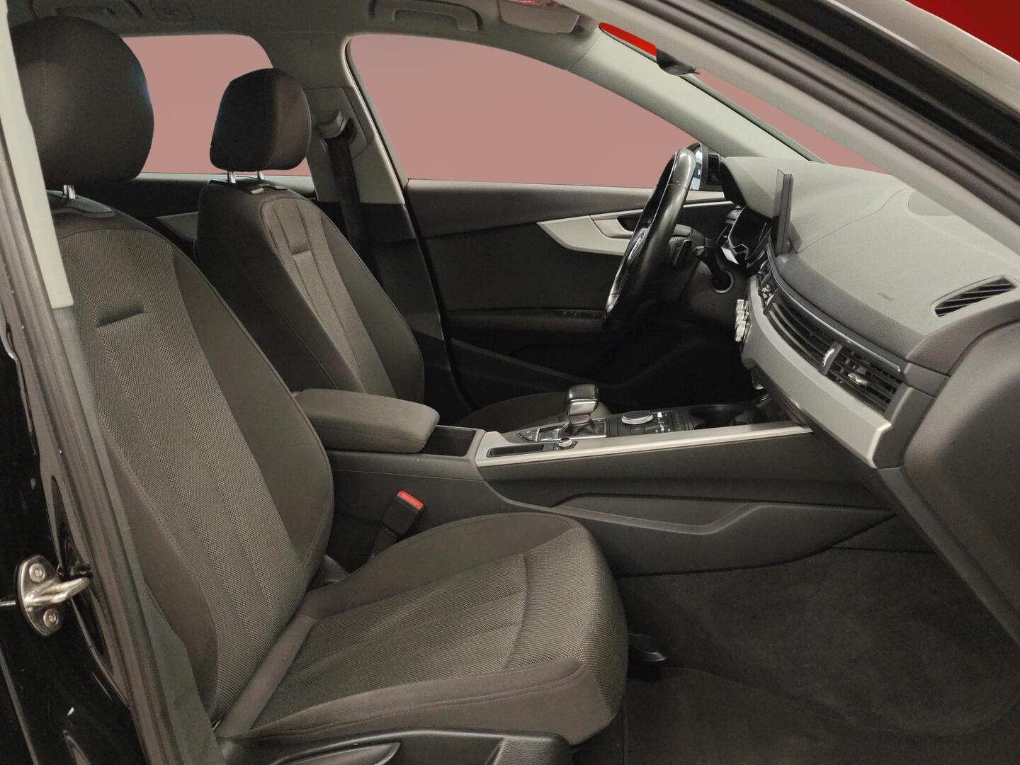 AUDI A4 2016