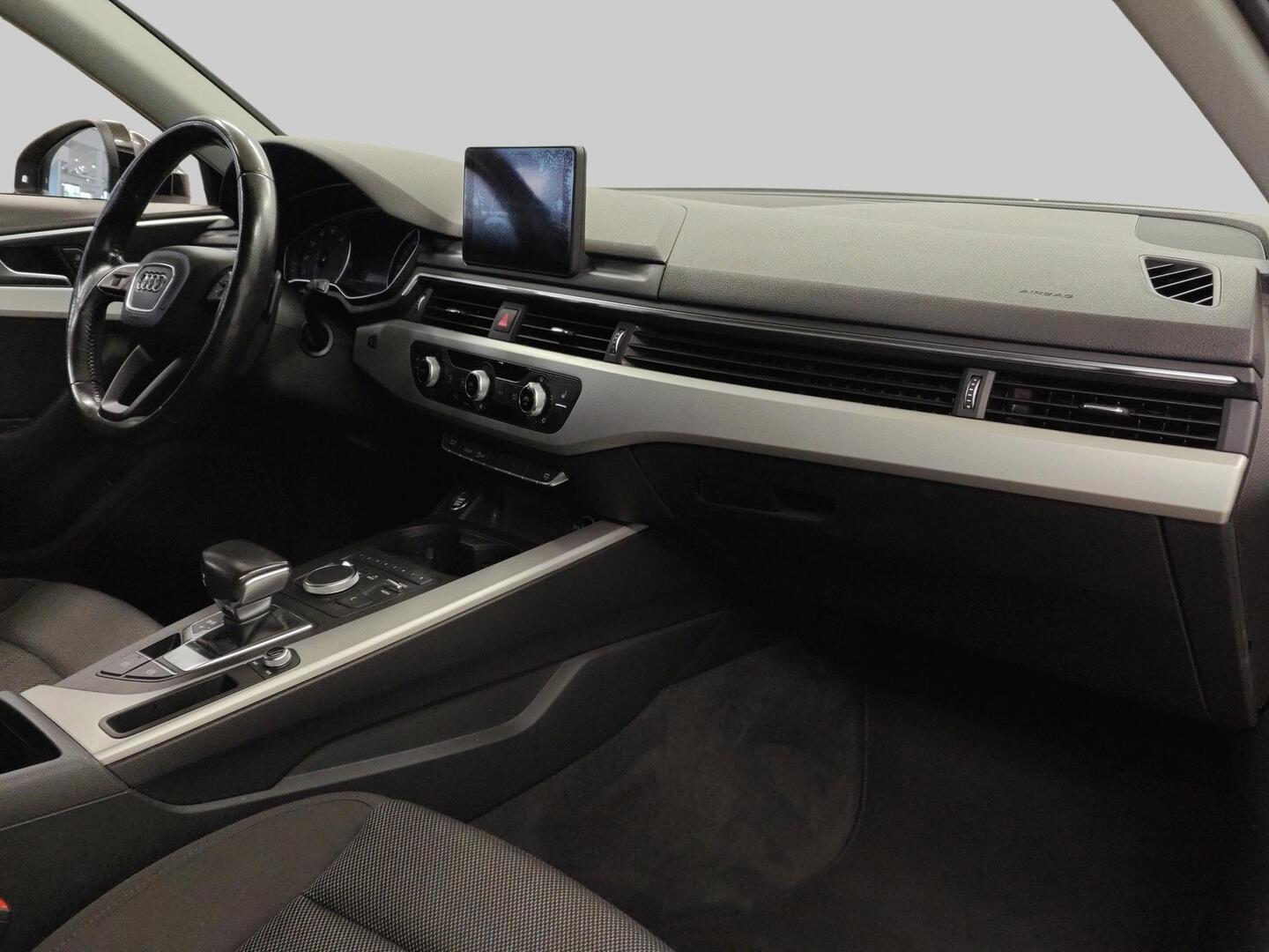 AUDI A4 2016