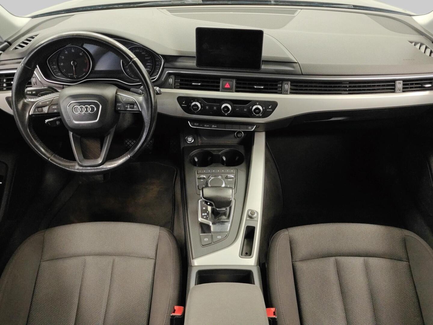 AUDI A4 2016