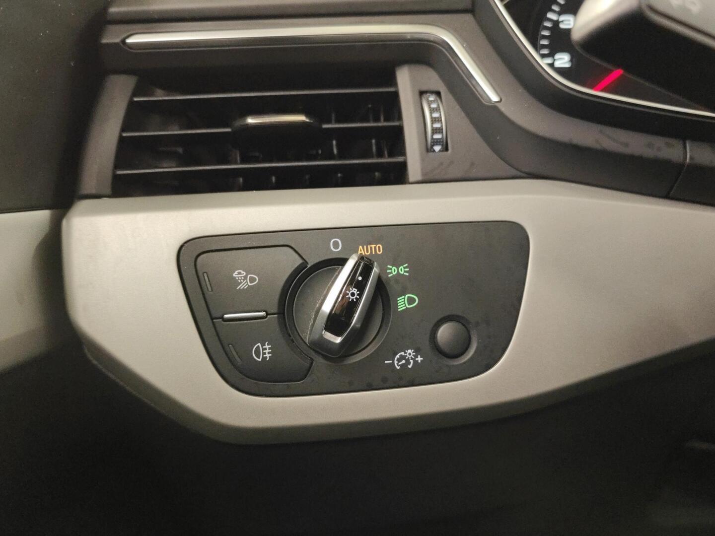 AUDI A4 2016