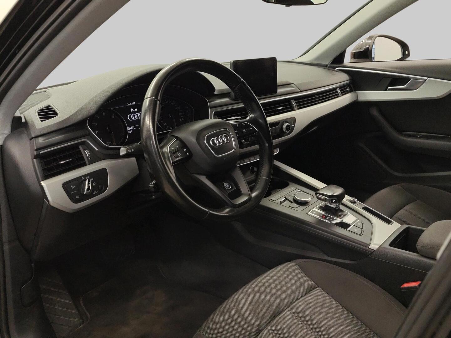 AUDI A4 2016