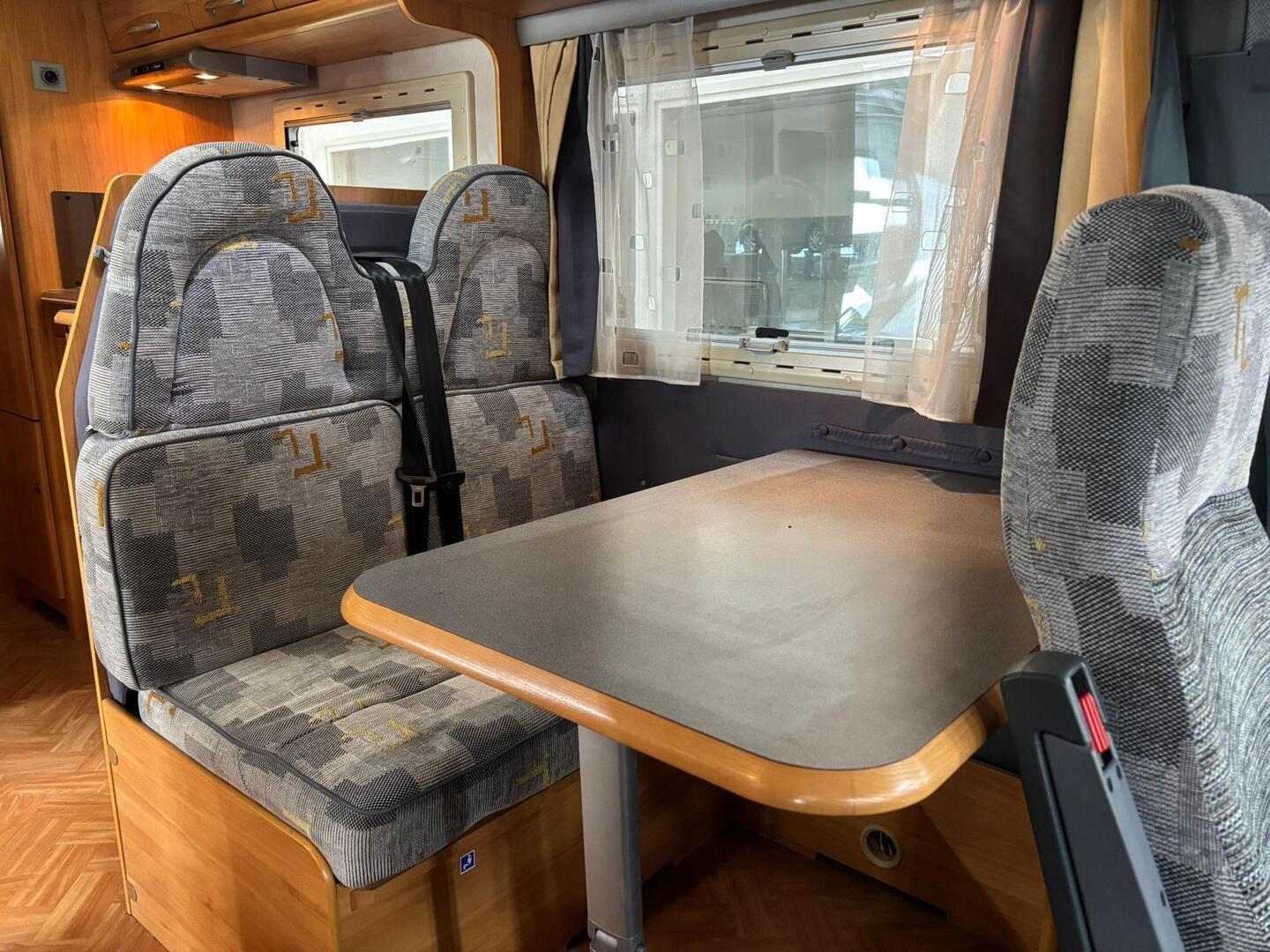 ADRIA Stargo 670 SP 2004