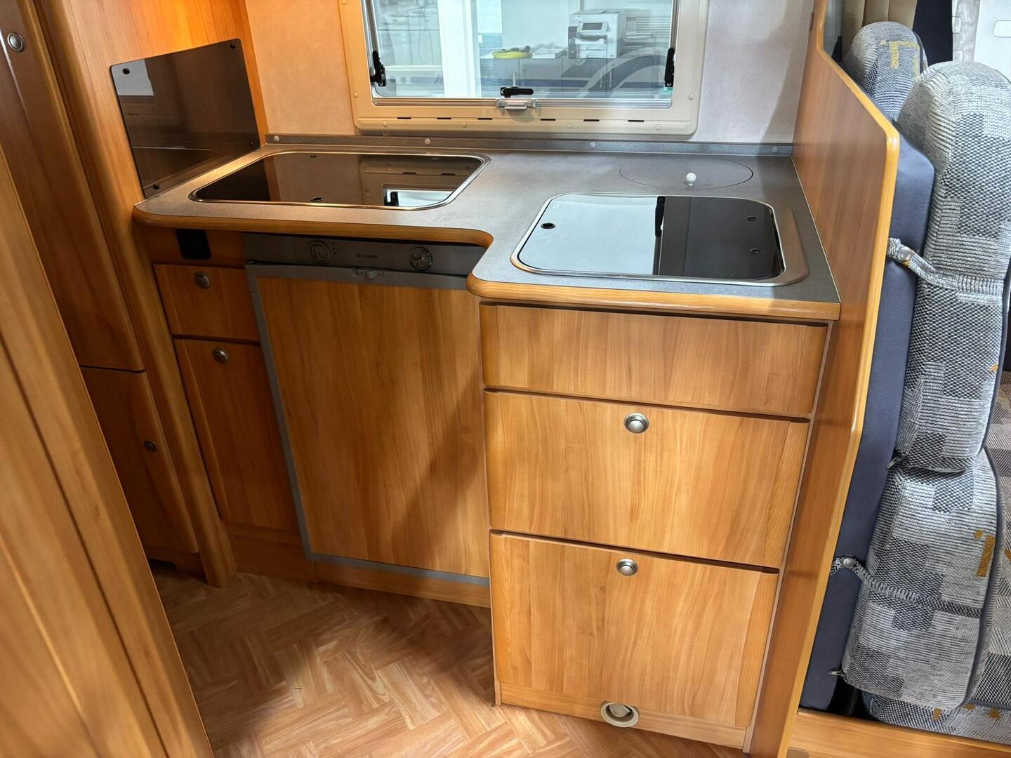 ADRIA Stargo 670 SP 2004