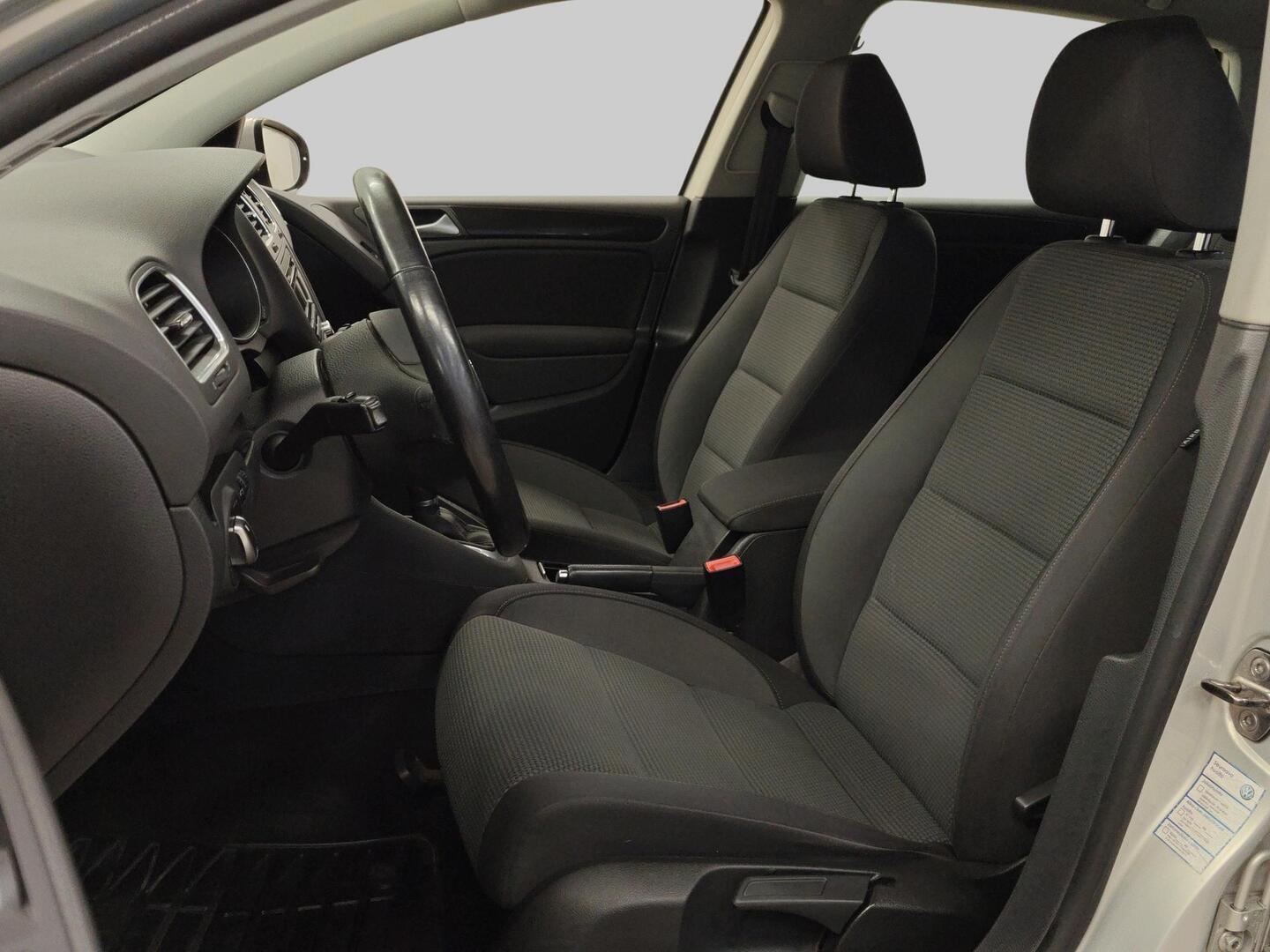 VOLKSWAGEN Golf 2011