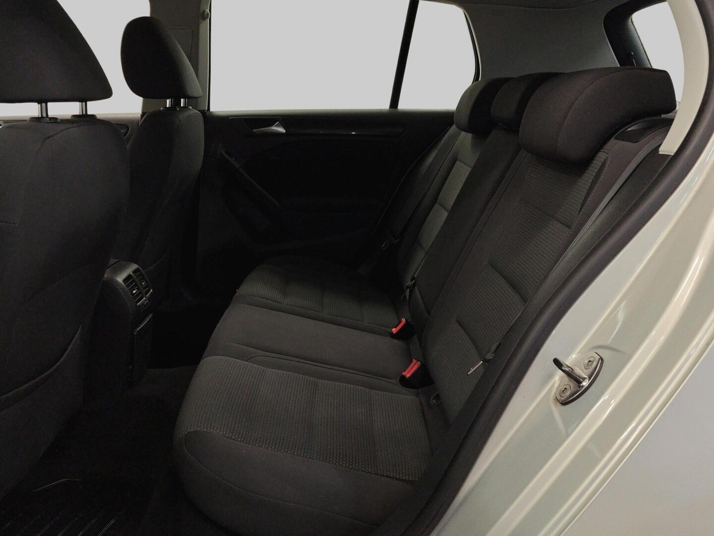 VOLKSWAGEN Golf 2011