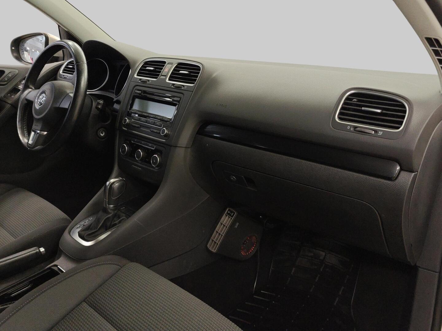 VOLKSWAGEN Golf 2011