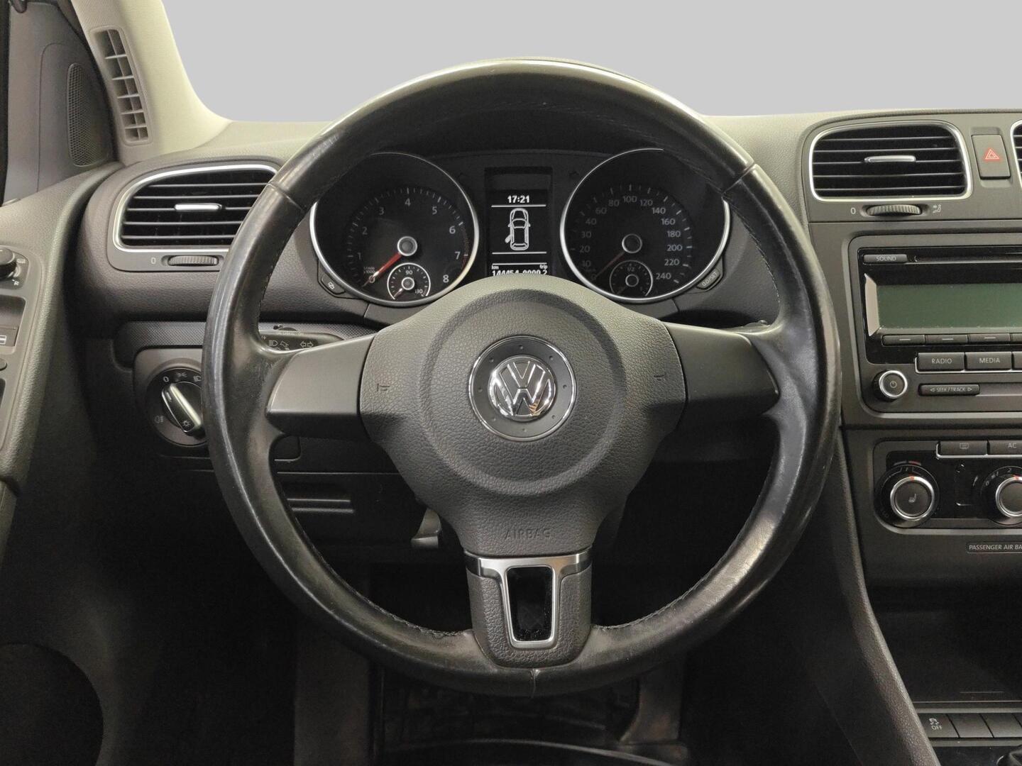 VOLKSWAGEN Golf 2011