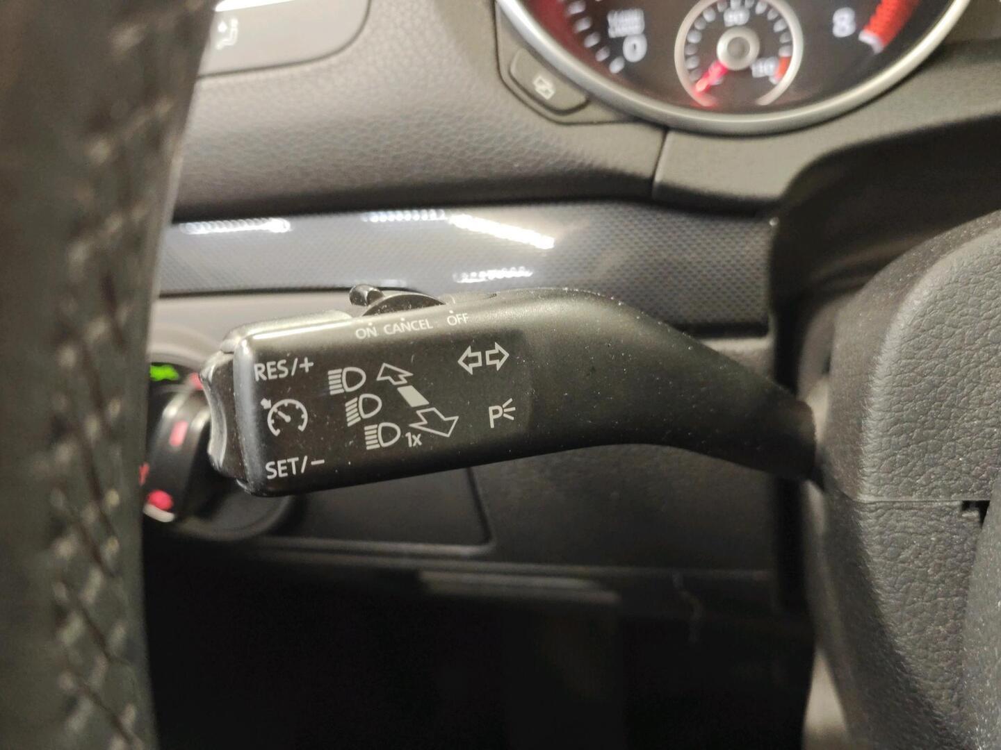 VOLKSWAGEN Golf 2011