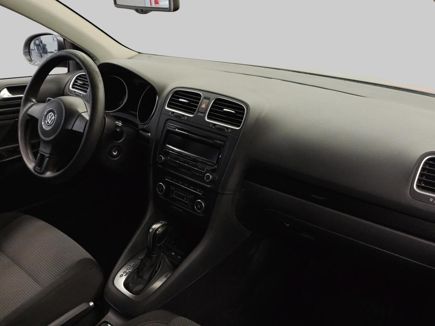 VOLKSWAGEN Golf 2012