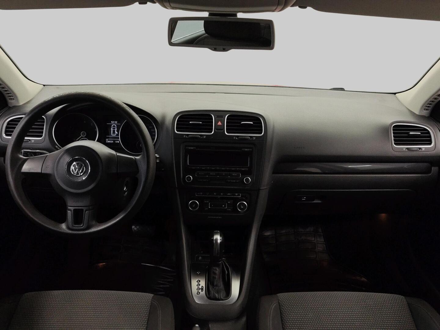 VOLKSWAGEN Golf 2012