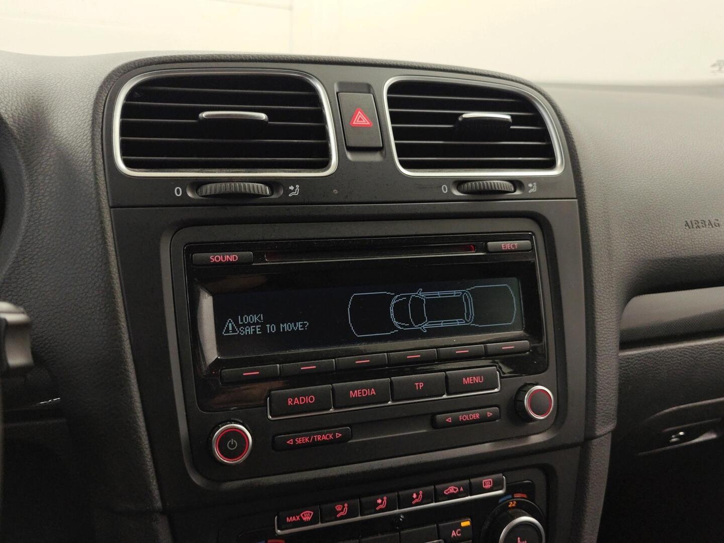 VOLKSWAGEN Golf 2012