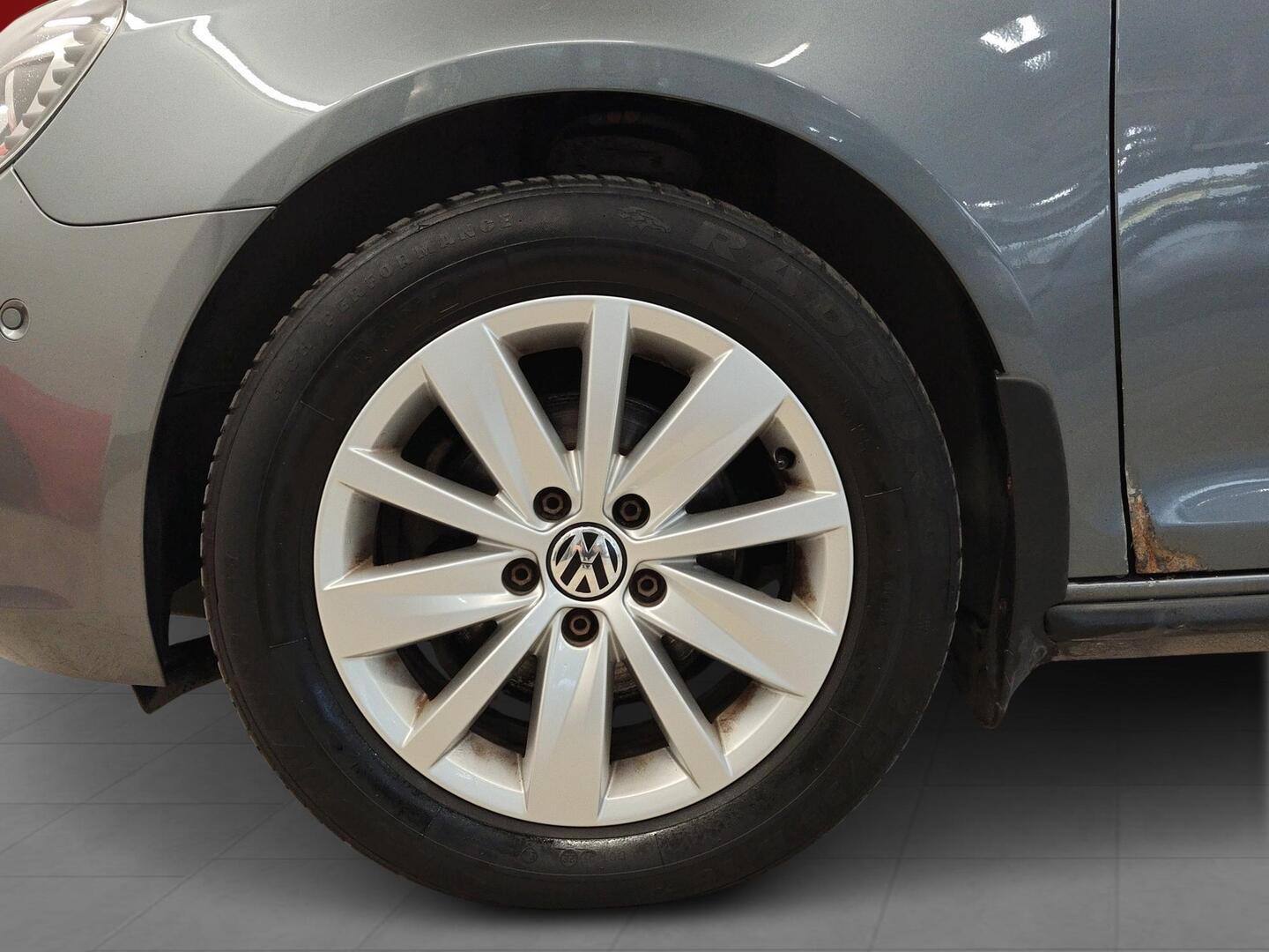 VOLKSWAGEN Golf 2012