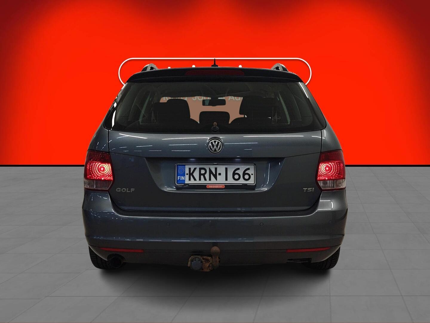 VOLKSWAGEN Golf 2012
