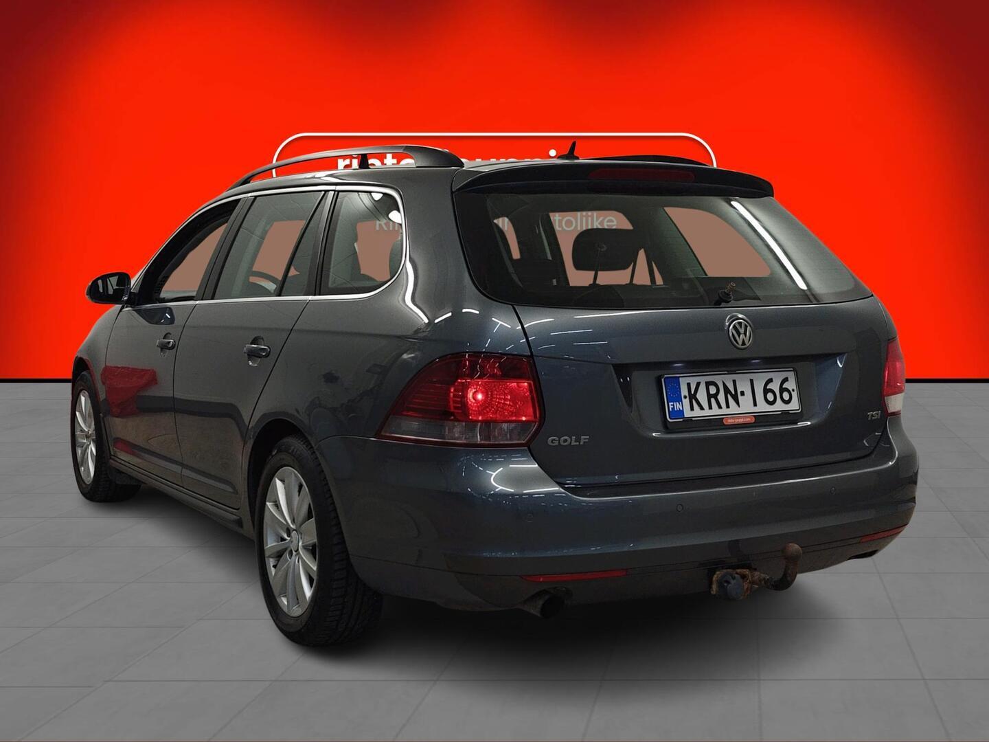 VOLKSWAGEN Golf 2012