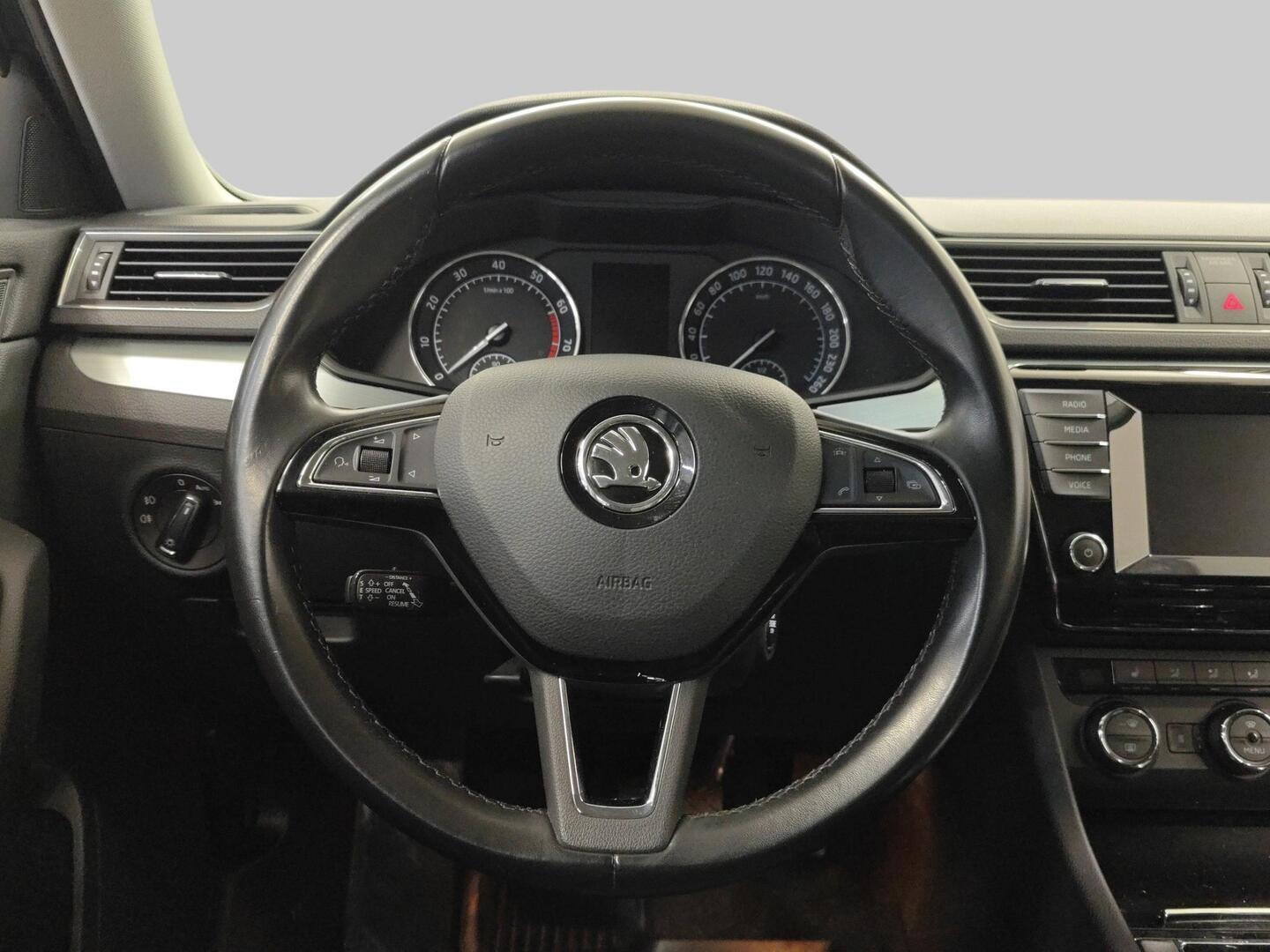 SKODA SUPERB 2016