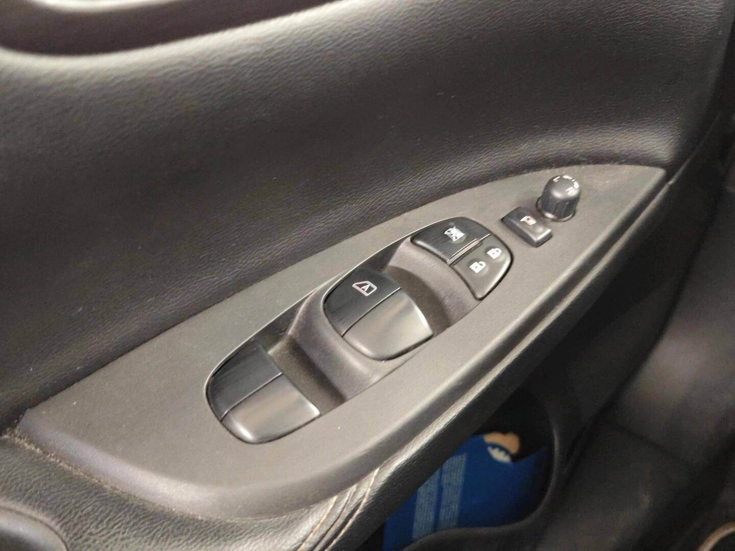 NISSAN Pulsar 2017
