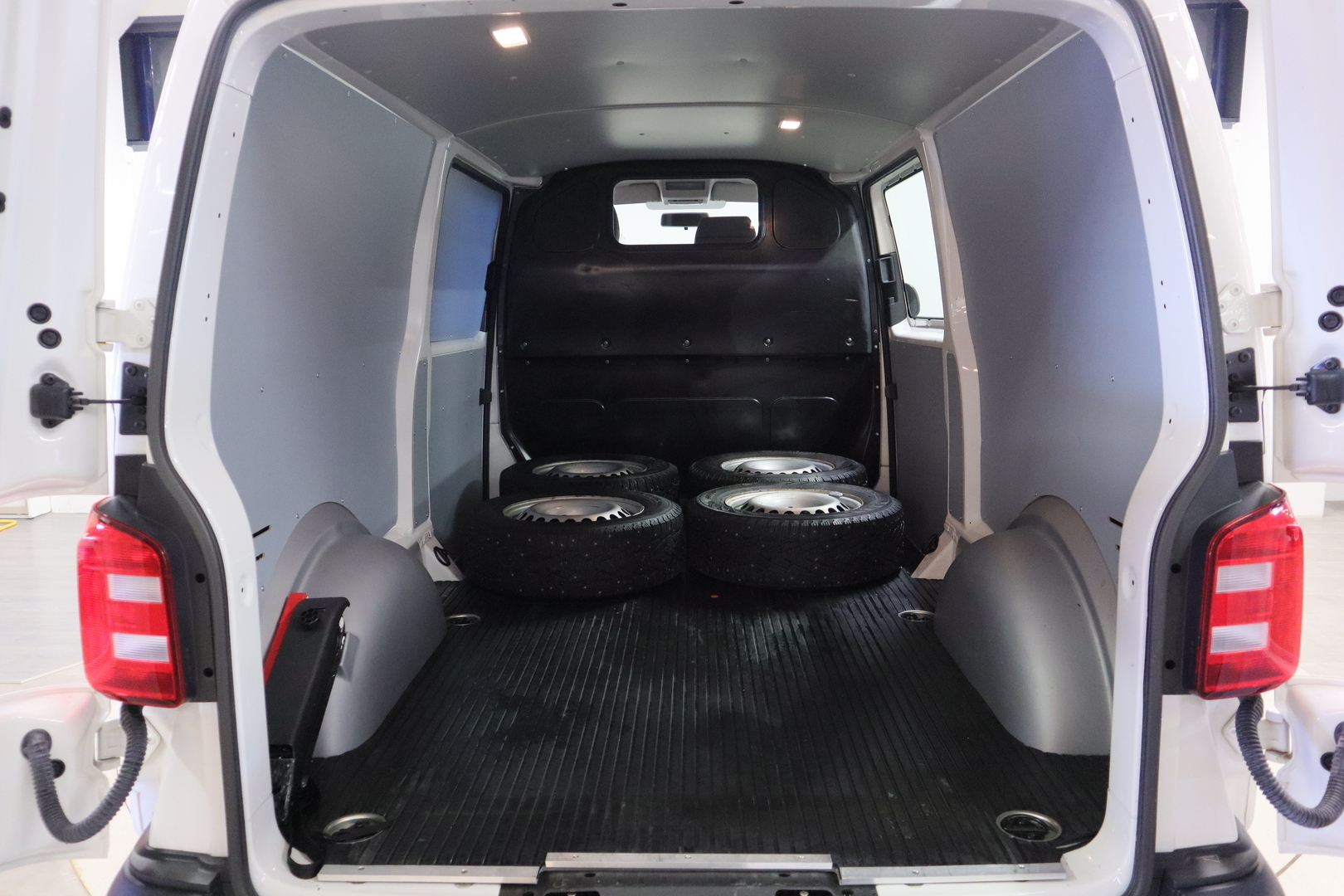 VOLKSWAGEN Transporter 2017