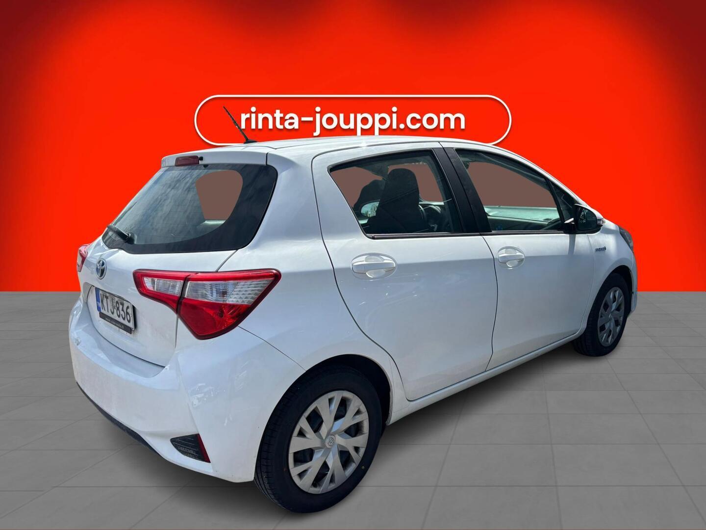 TOYOTA Yaris 2018