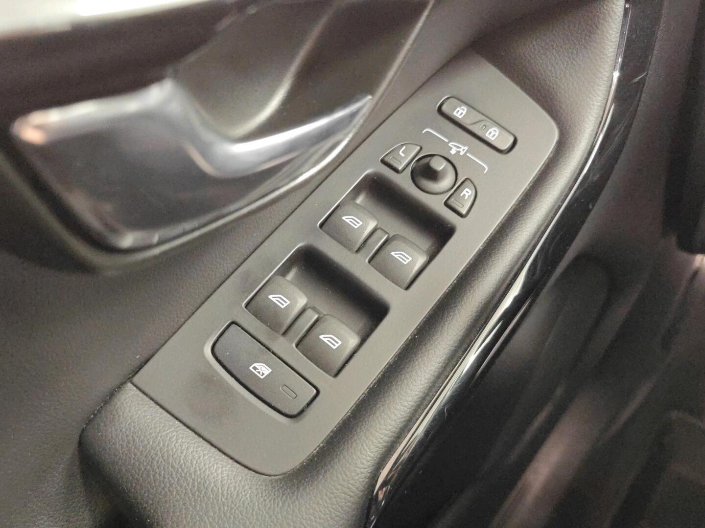 VOLVO V40 Cross Country 2018