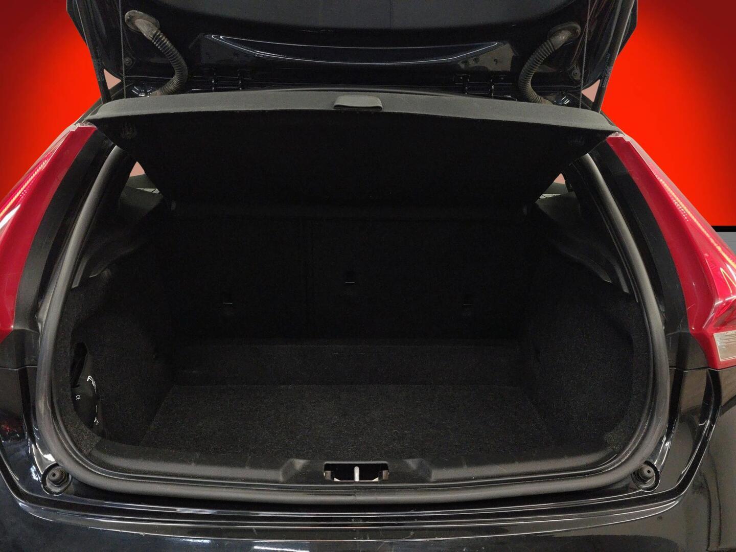 VOLVO V40 Cross Country 2018