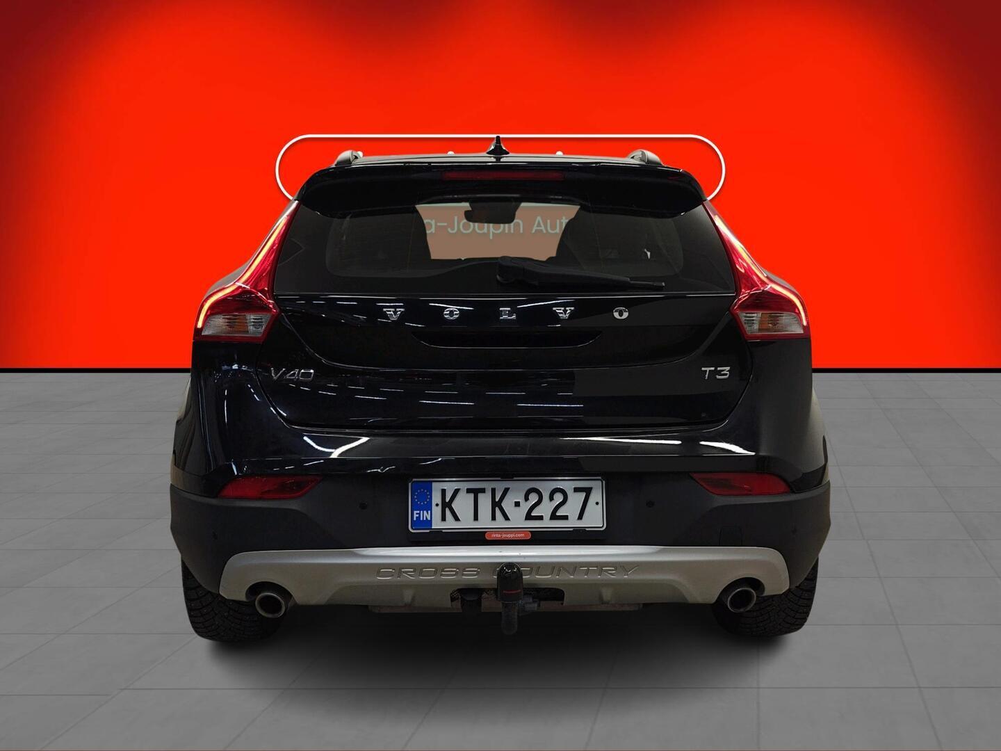 VOLVO V40 Cross Country 2018