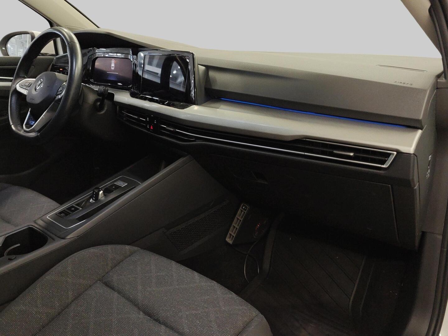 VOLKSWAGEN Golf 2021