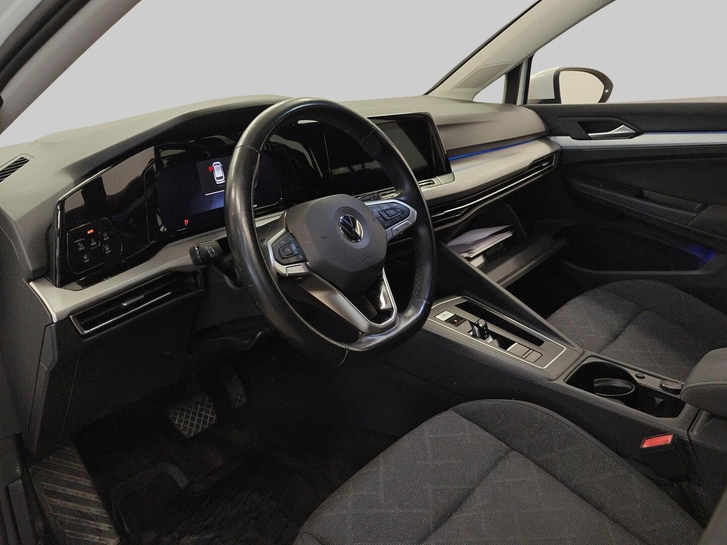 VOLKSWAGEN Golf 2021