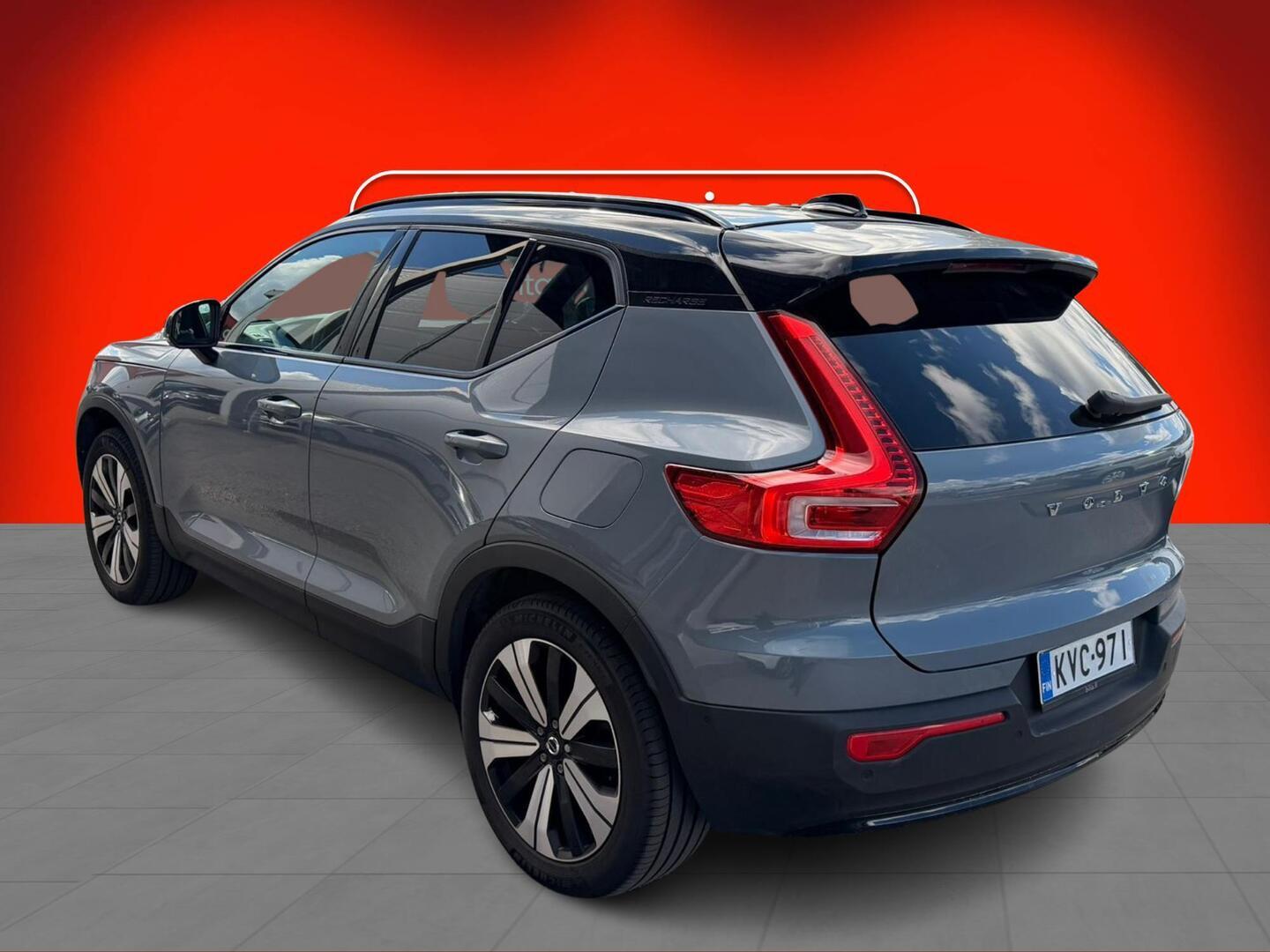 VOLVO XC40 2023