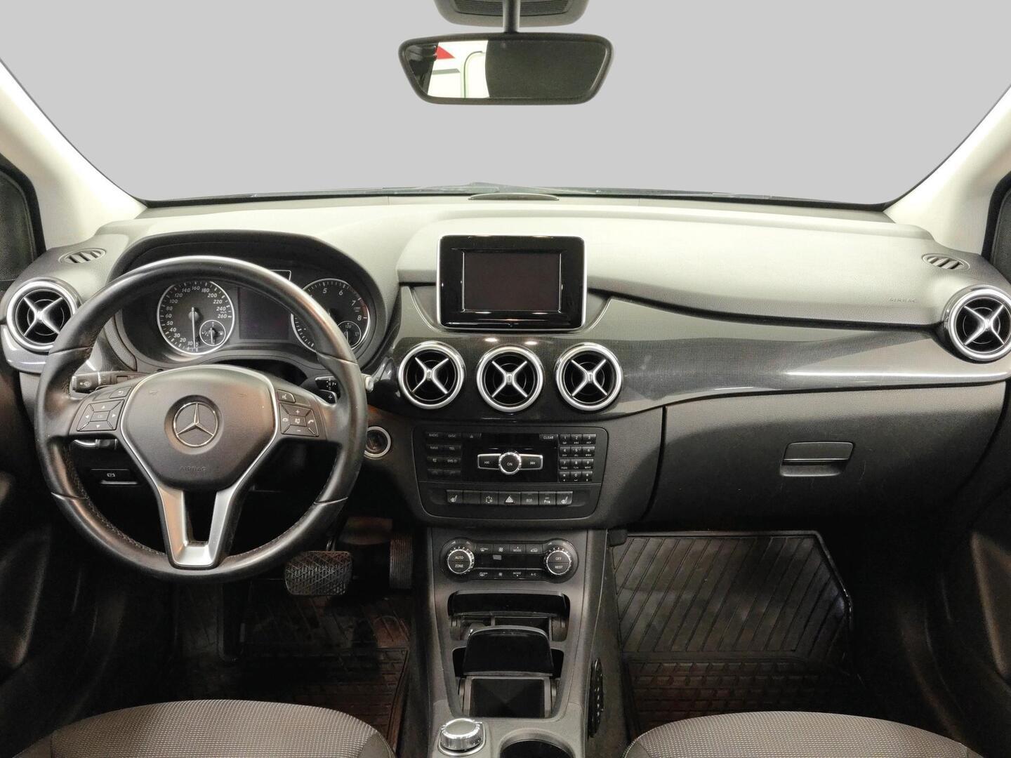 MERCEDES-BENZ B 2012