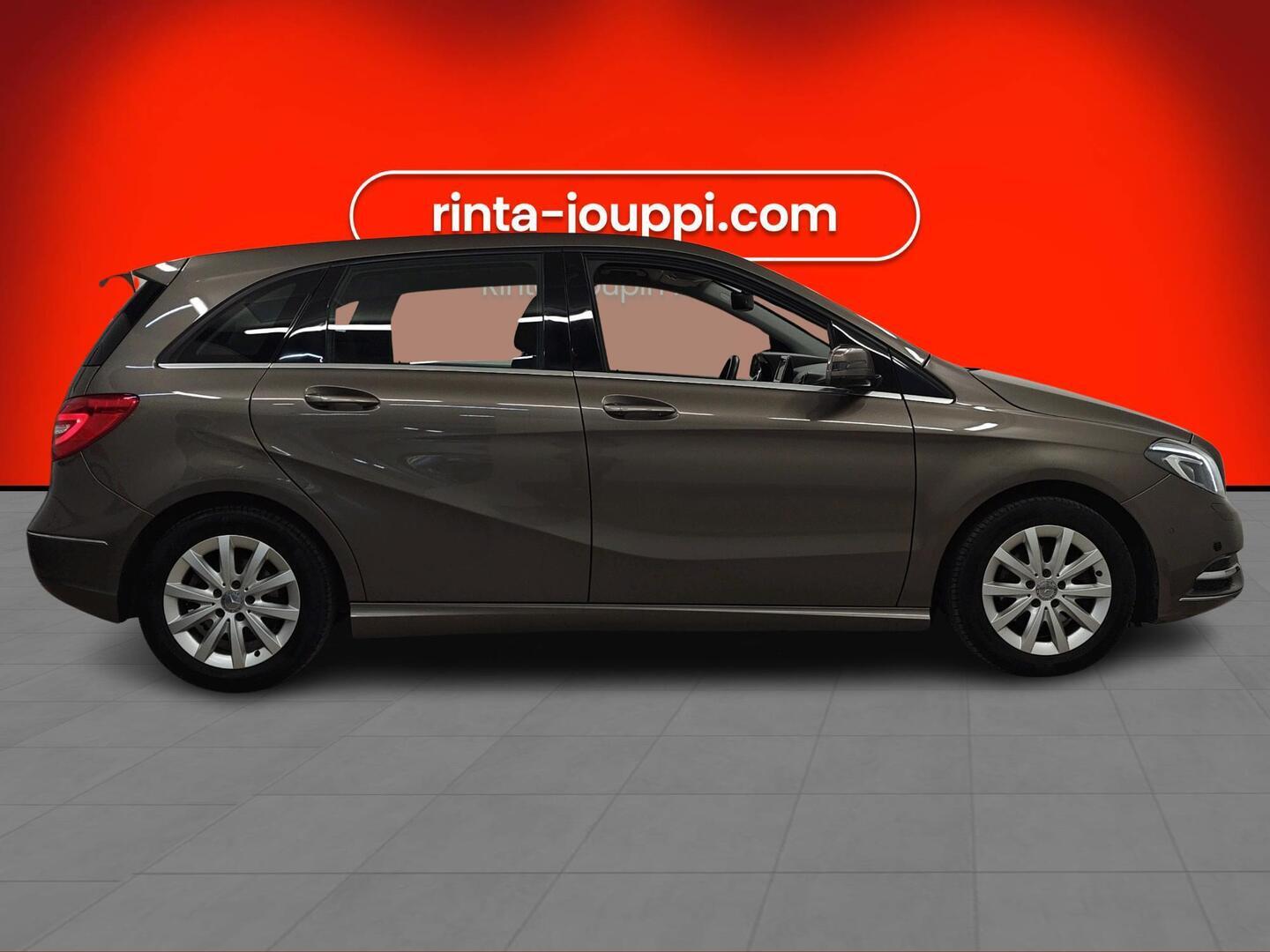 MERCEDES-BENZ B 2012