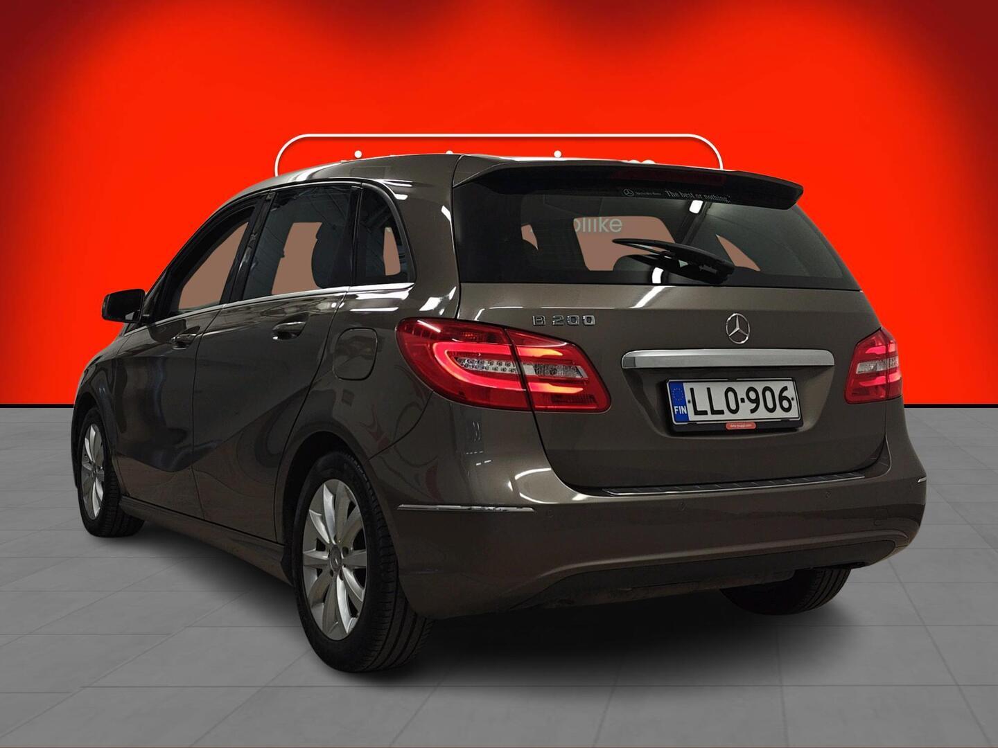 MERCEDES-BENZ B 2012