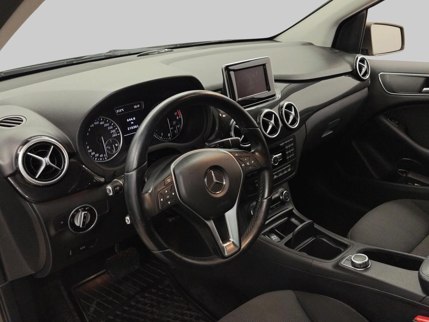 MERCEDES-BENZ B 2012