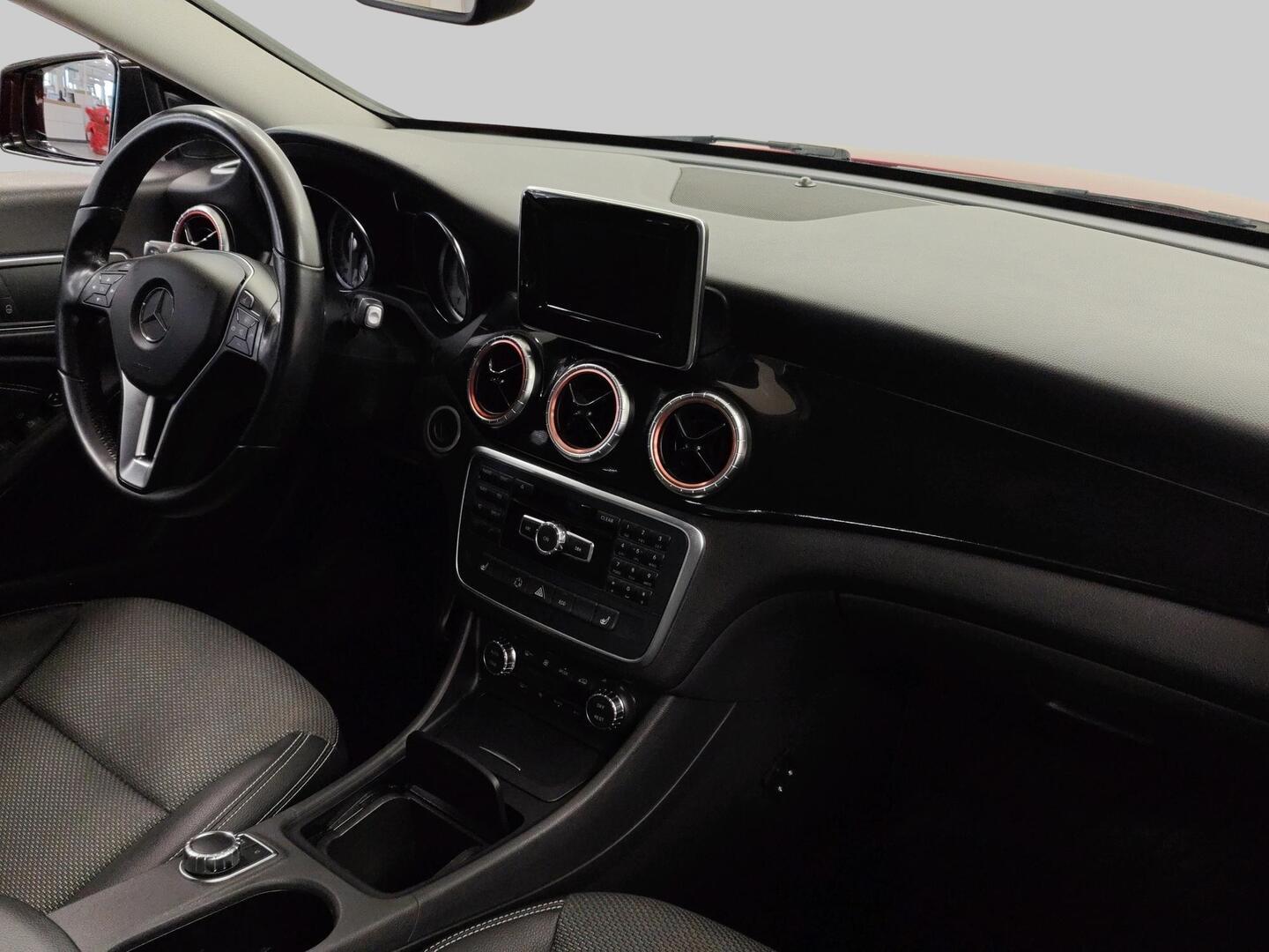 MERCEDES-BENZ CLA 2015