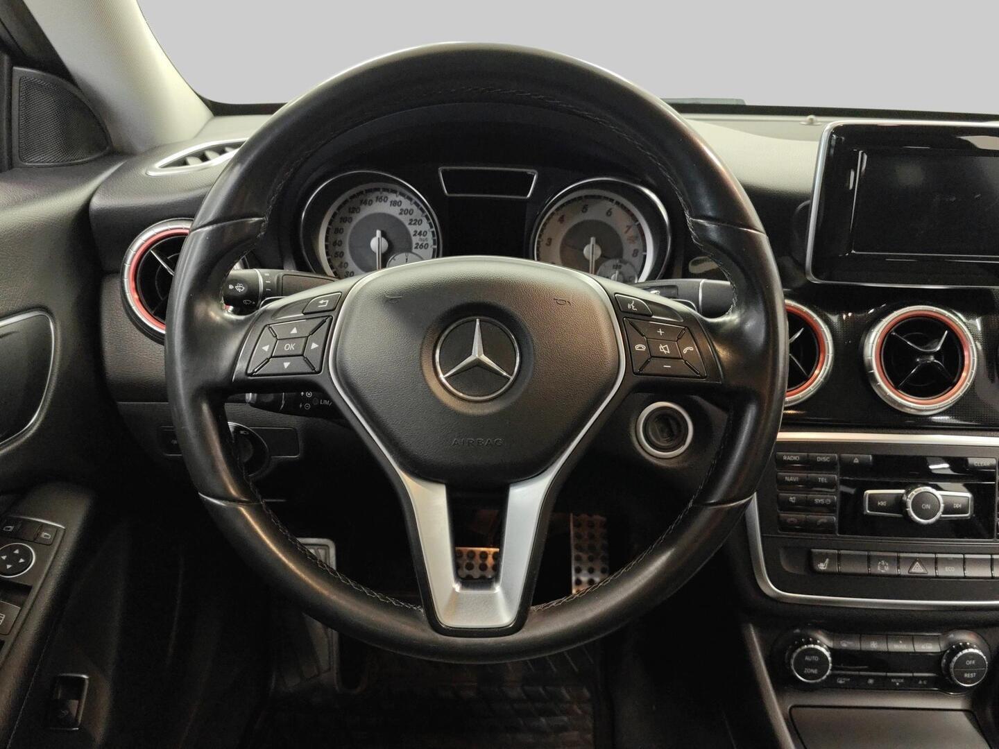 MERCEDES-BENZ CLA 2015