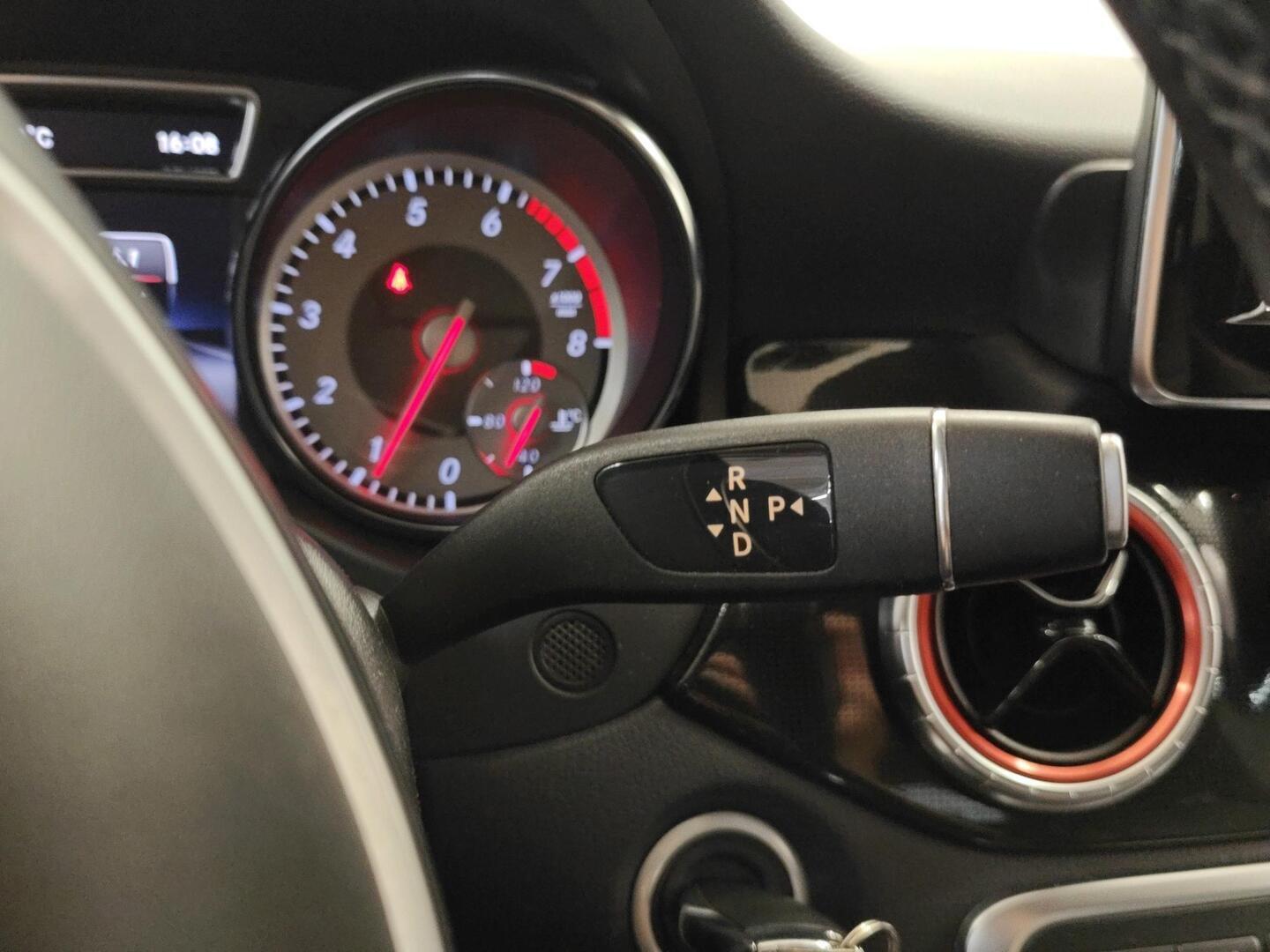 MERCEDES-BENZ CLA 2015