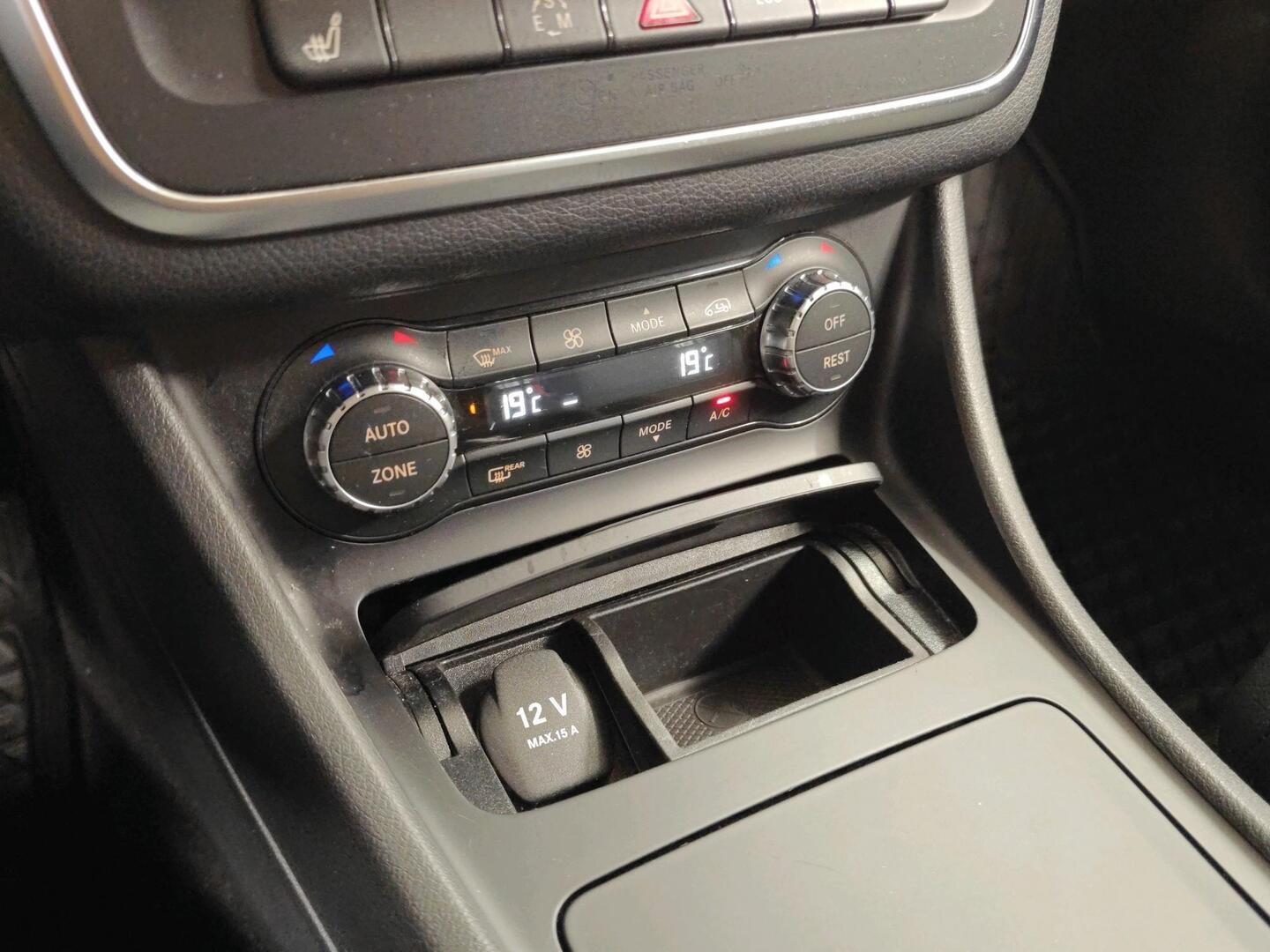 MERCEDES-BENZ CLA 2015
