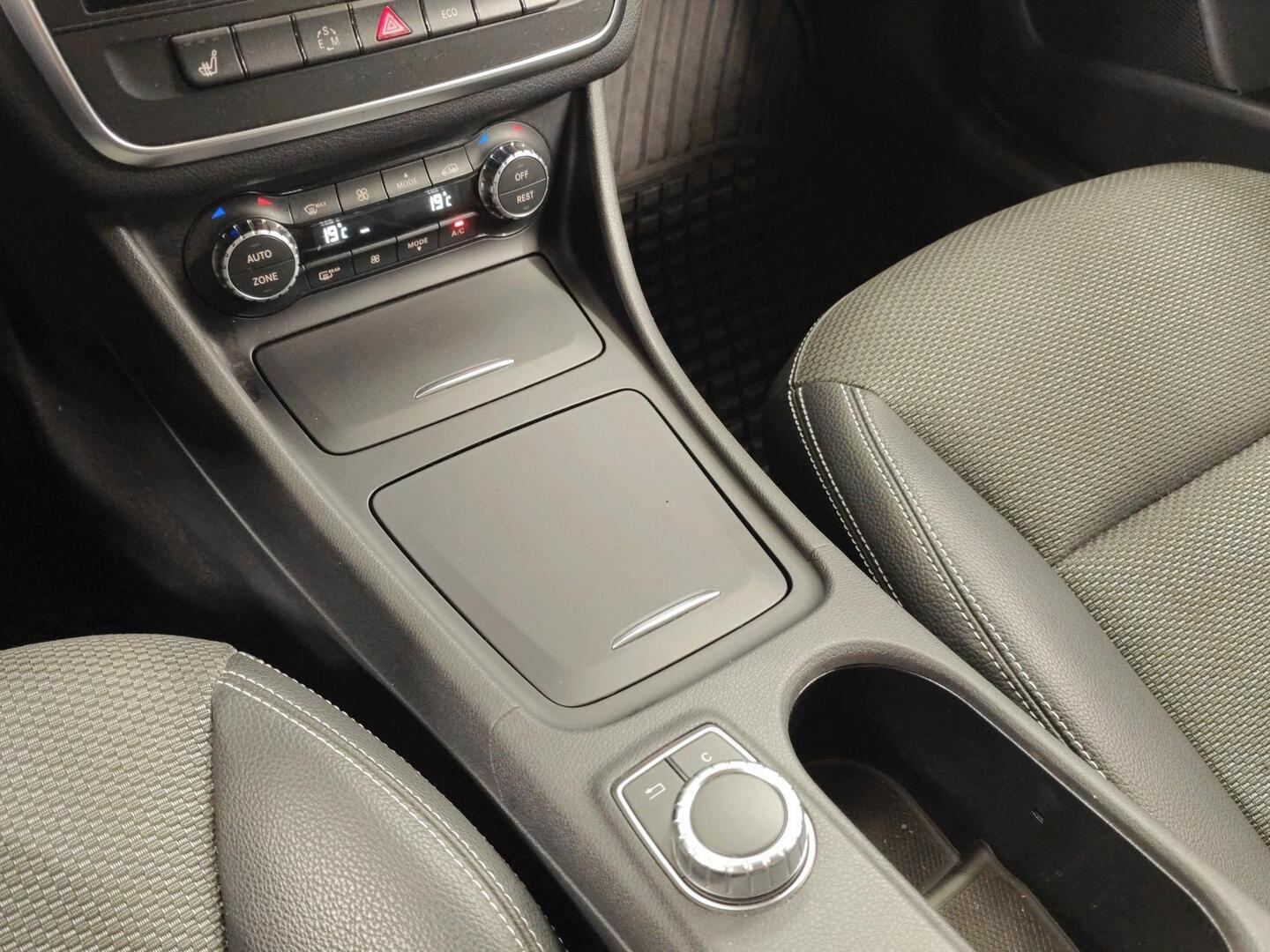 MERCEDES-BENZ CLA 2015