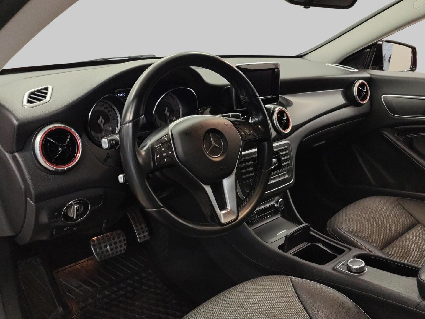 MERCEDES-BENZ CLA 2015