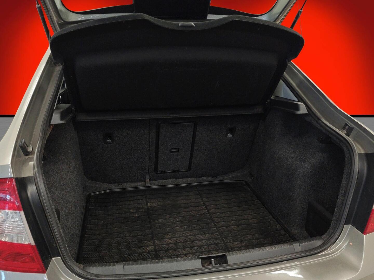 SKODA Rapid 2015