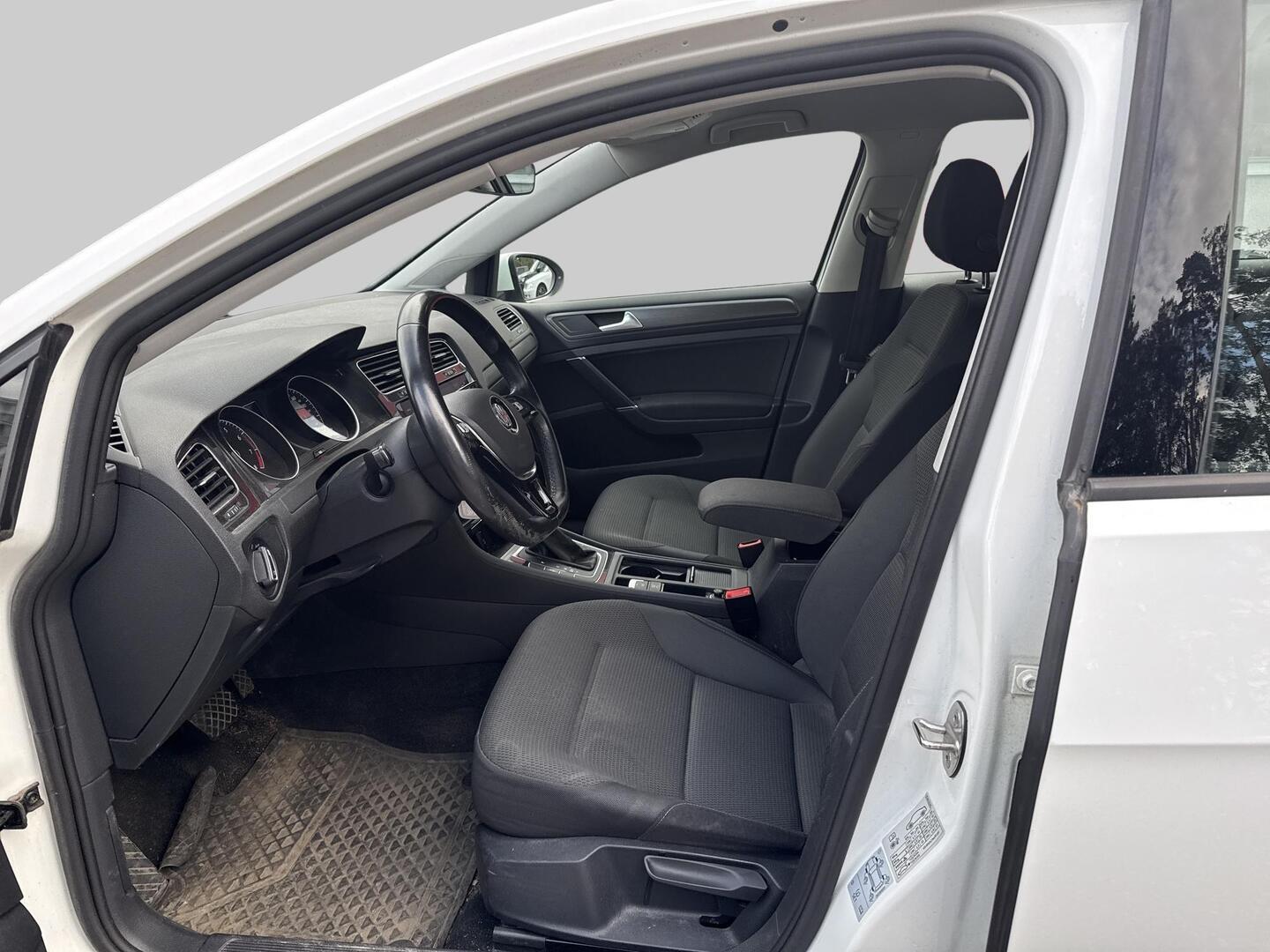 VOLKSWAGEN Golf 2018
