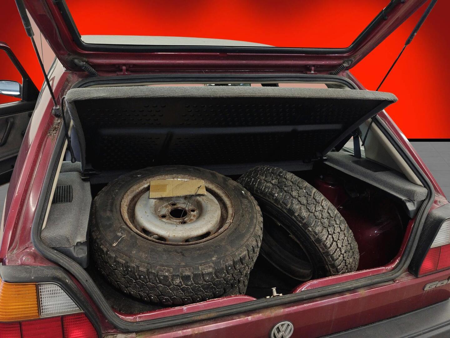 VOLKSWAGEN Golf 1990