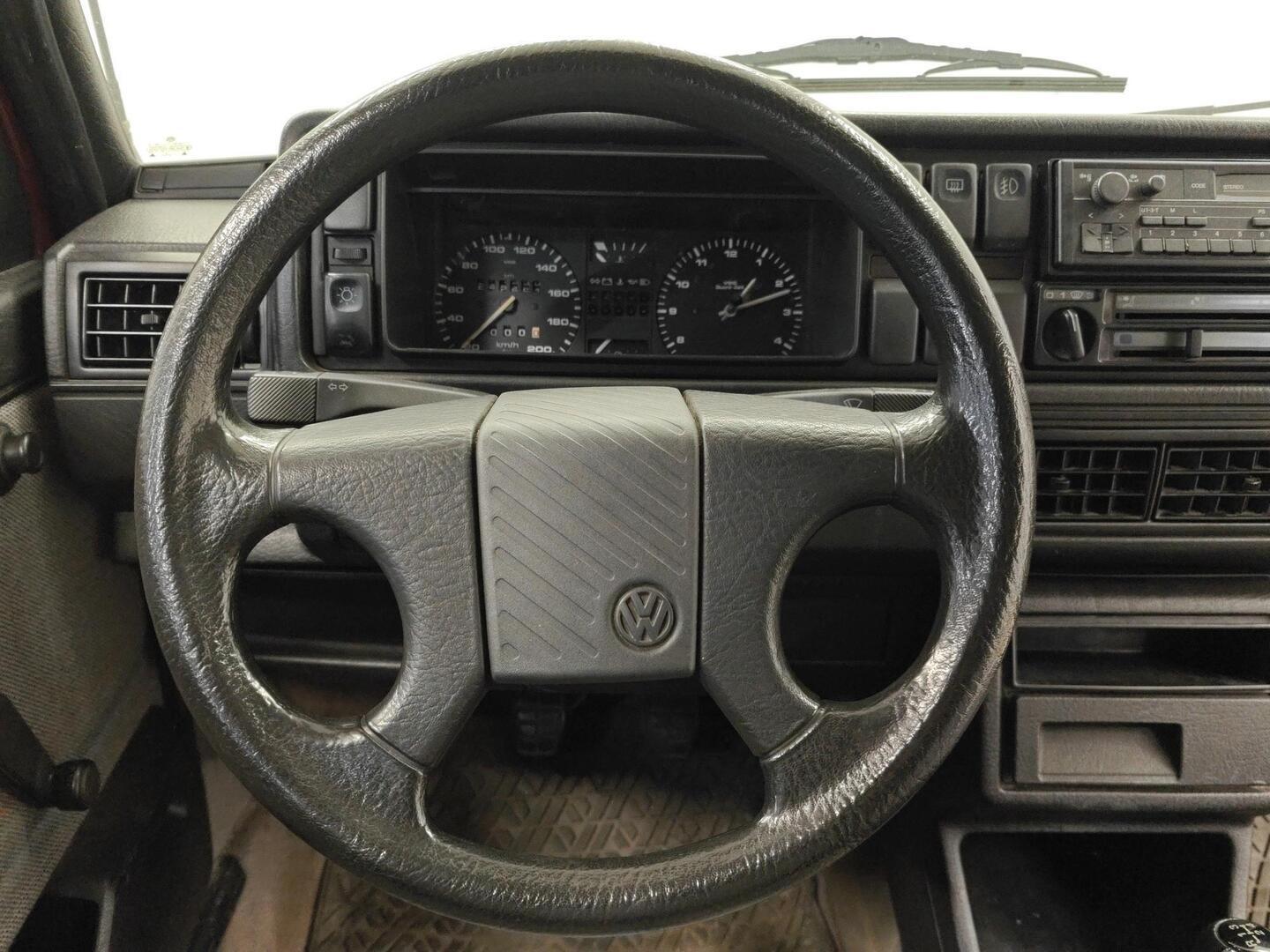 VOLKSWAGEN Golf 1990