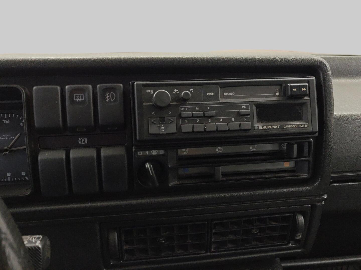 VOLKSWAGEN Golf 1990