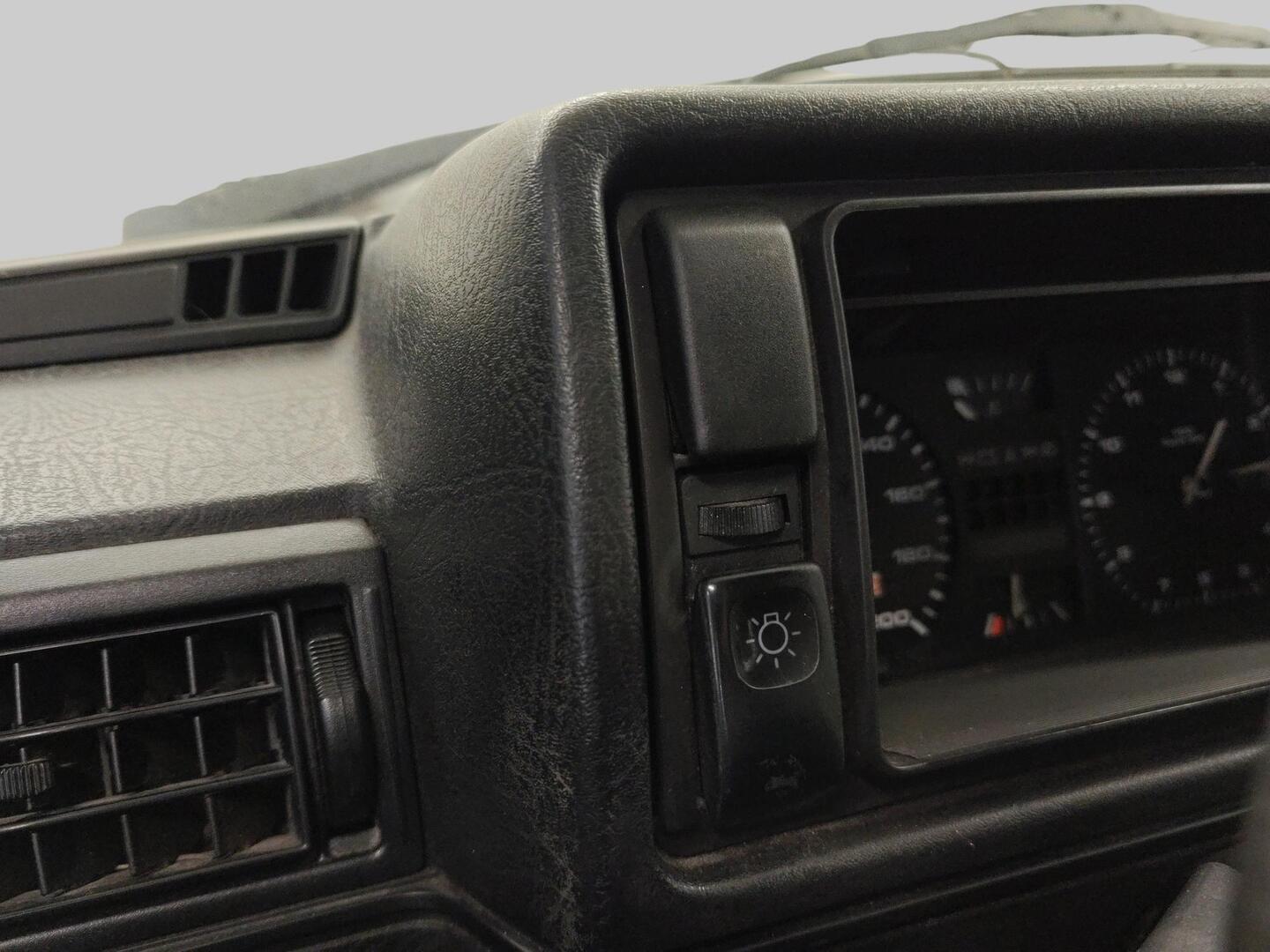 VOLKSWAGEN Golf 1990