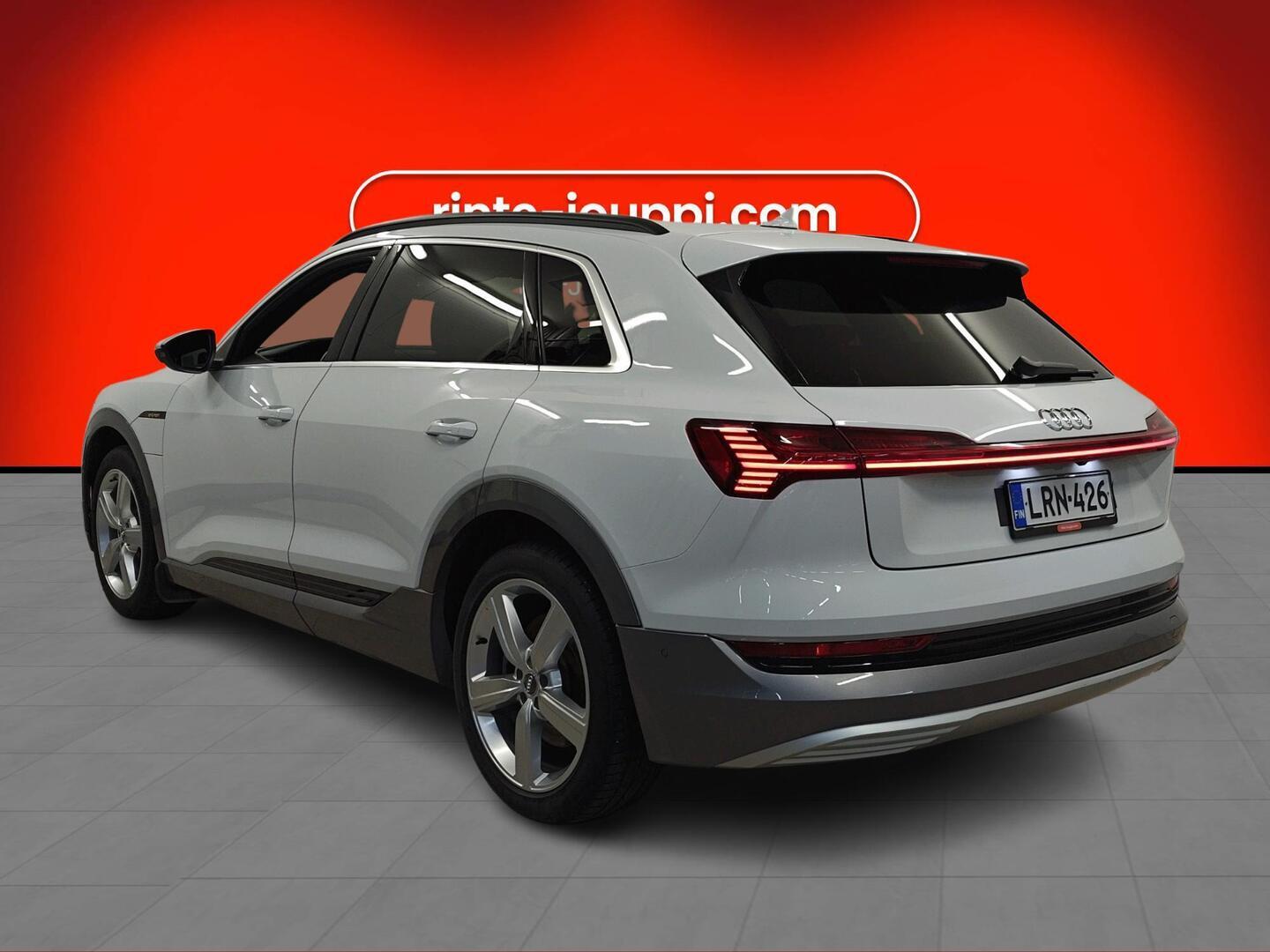 AUDI e-tron 2019